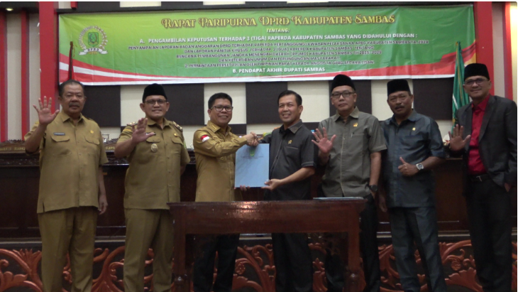 Paripurna DPRD Sambas Setujui Tiga Raperda, Bupati Satono Sampaikan Pendapat Akhir