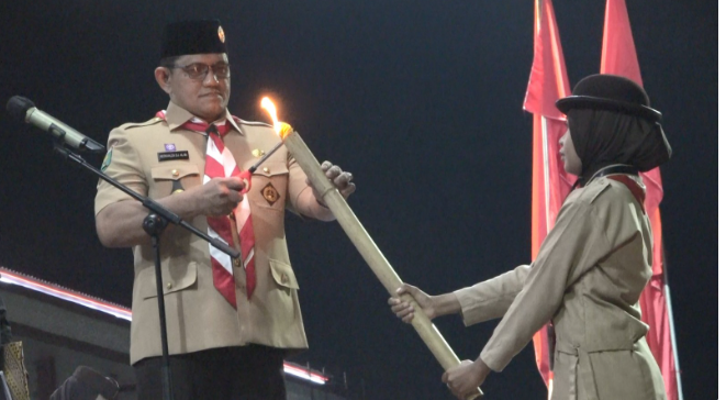 Pawai Obor Semarakkan 2025, Wabup Heroaldi : Pramuka Menjadi Wadah Dalam Pembinaan Karakter Generasi Muda