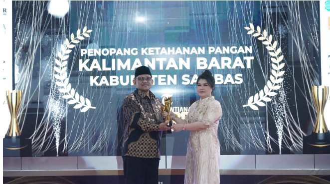 Pemerintah Kabupaten Sambas Raih Penghargaan Tribun Pontianak Awards tahun 2025