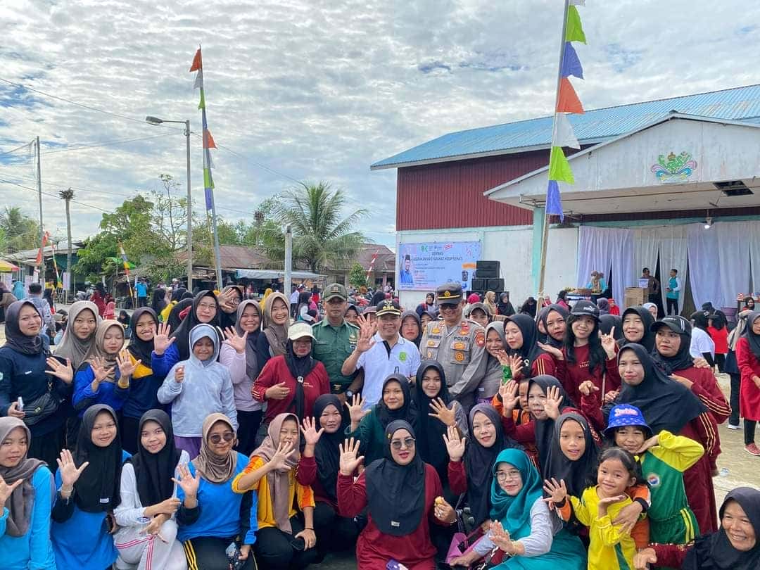 Bupati Sambas Satono Hadiri Germas di Desa Sui Baru Teluk Keramat