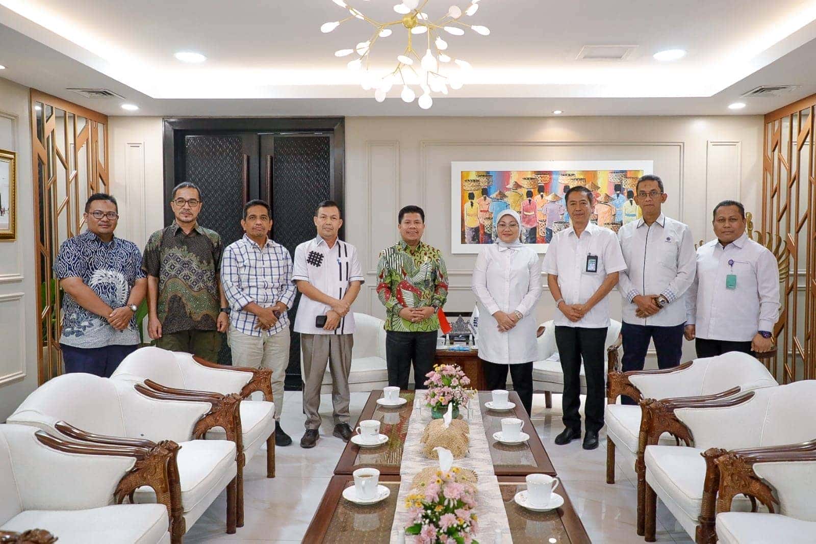 GUNA TINGKATKAN SINERGITAS PEMBANGUNAN DI DAERAH PERBATASAN, BUPATI SATONO BERSILATURAHMI KE KEMENTERIAN KETENAGAKERJAAN RI