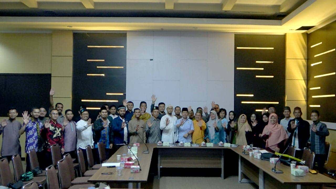 SELARASKAN DENGAN VISI MISI SAMBAS BERKEMAJUAN, BUPATI SATONO BERSILATURAHMI DENGAN PENYULUH AGAMA KAB. SAMBAS