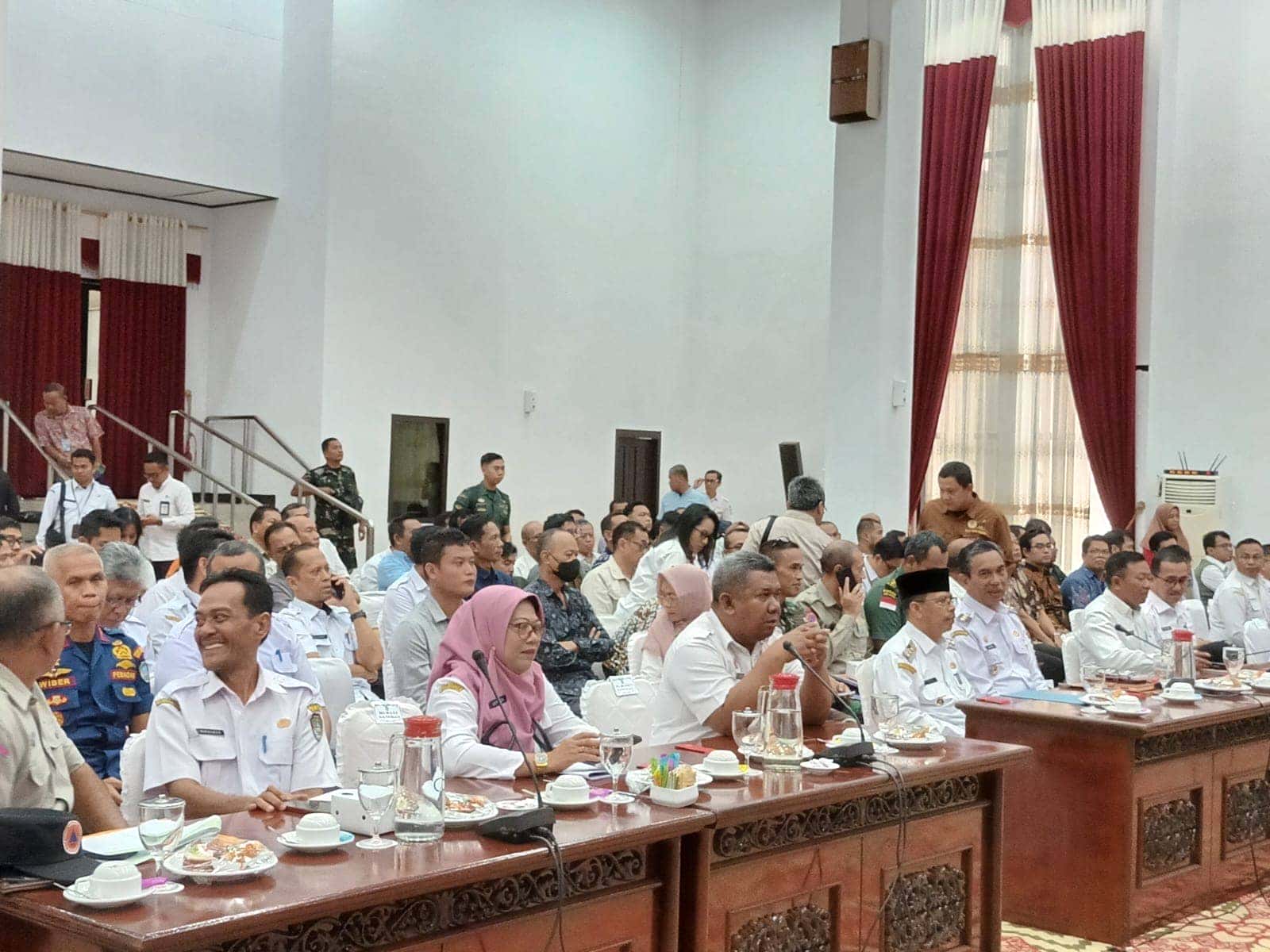 Mewakili bupati sambas, asisten penerintahan dan kesra ikuti Rakor karhutla prov. Kalbar 2024