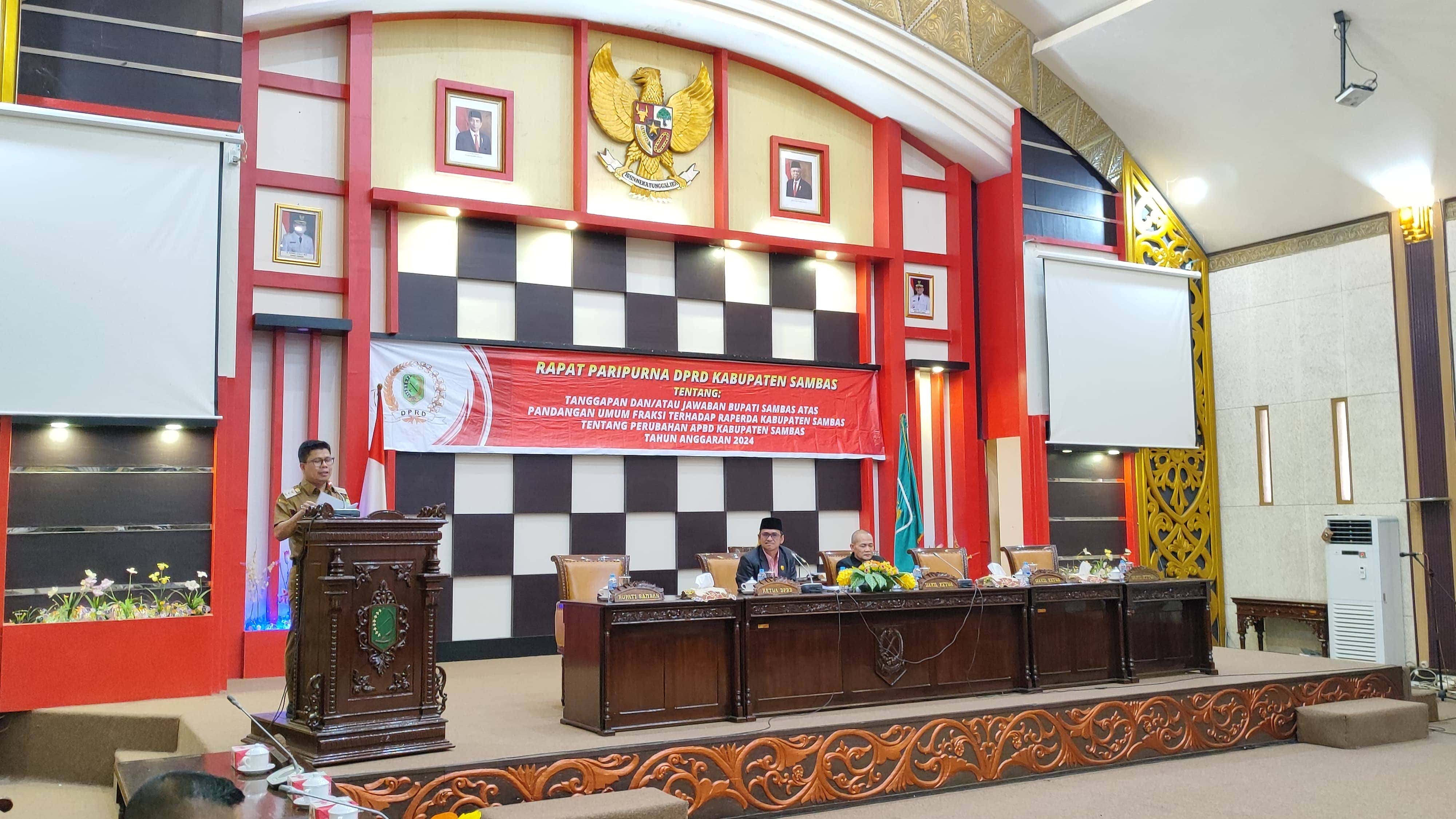 BERIKAN TANGGAPAN DI RAPAT PARIPURNA, BUPATI SATONO APRESIASI MASUKAN FRAKSI DPRD GUNA PENYEMPURNAAN PROGRAM KERJA YANG MAKSIMAL