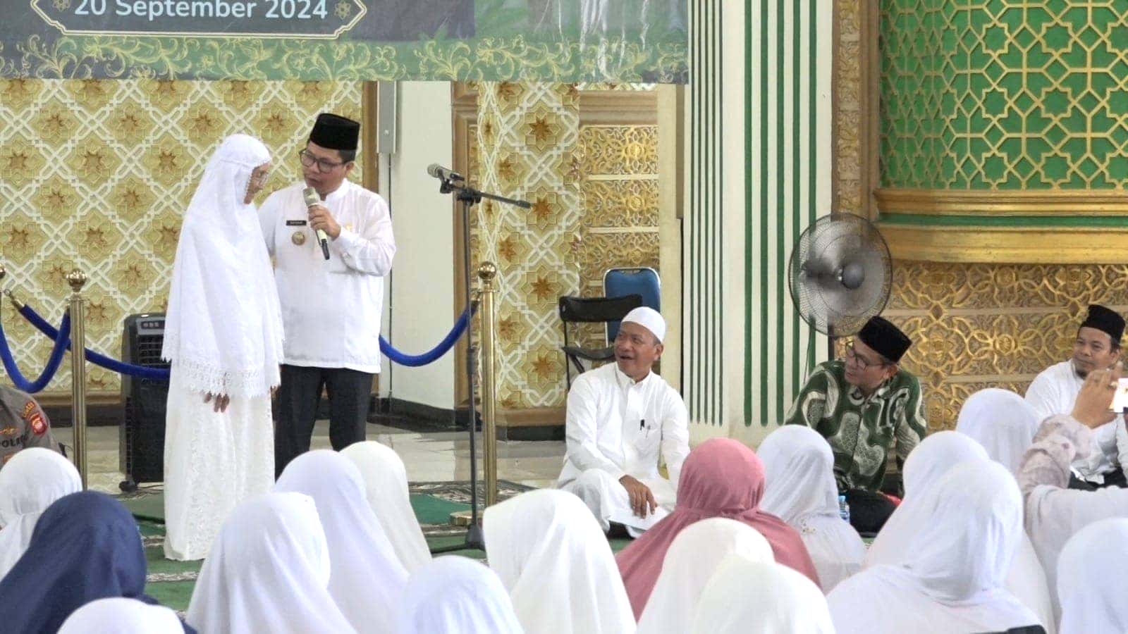 BUPATI SAMBAS SATONO SAMBUT BAIK PELAKSANAAN MANASIK HAJI MANDIRI KBIHU AS SALAM MULYA AL HAROMAIN SAMBAS