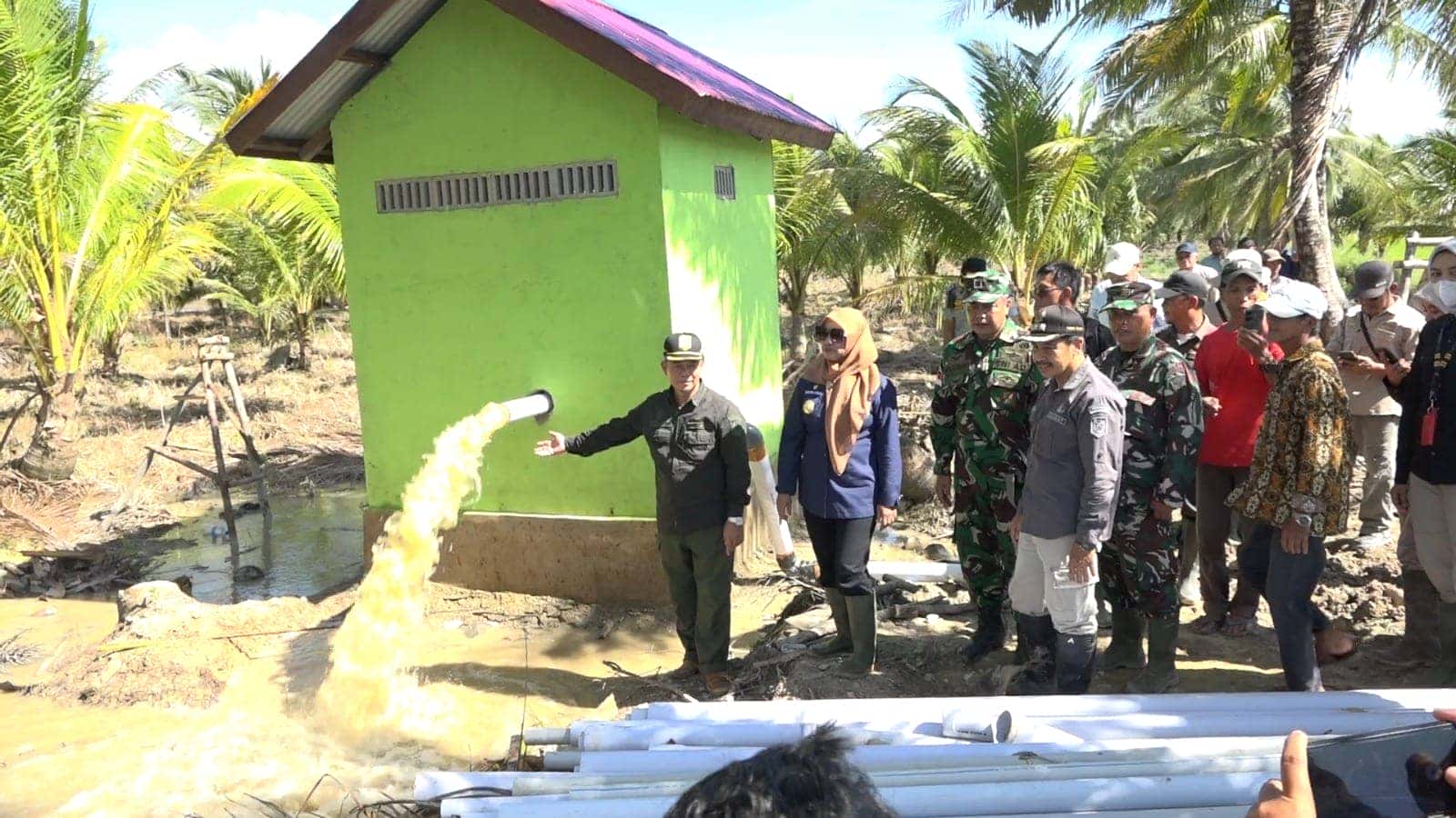 PJS BUPATI SAMBAS MARLYNA PANTAU PROGRAM OPLA DI SELAKAU