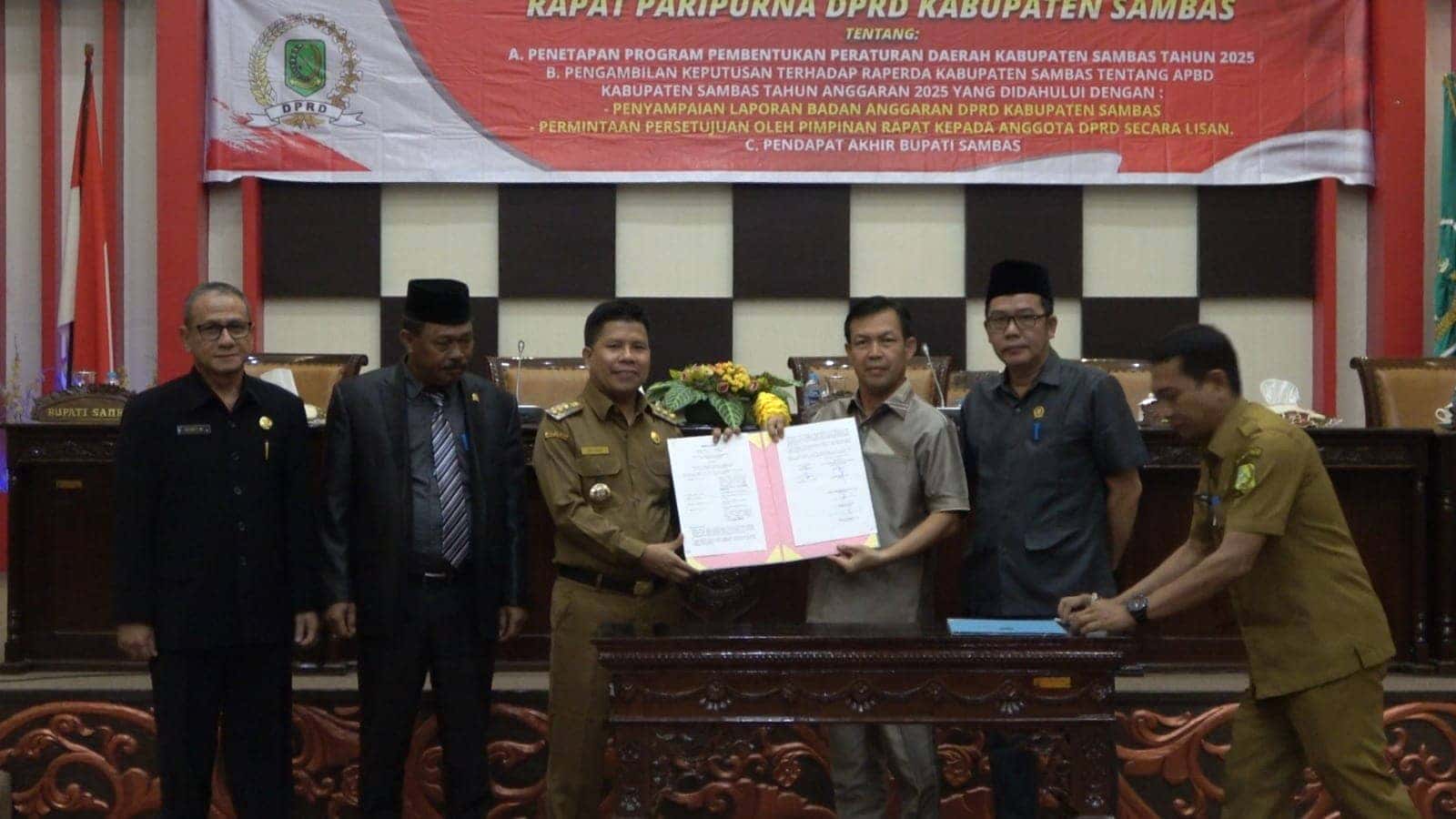 IKUTI PARIPURNA PEMBAHASAN APBD, BUPATI SATONO  UNGKAP DALAM RANGKA PELAYANAN TERBAIK KEPADA MASYARAKAT