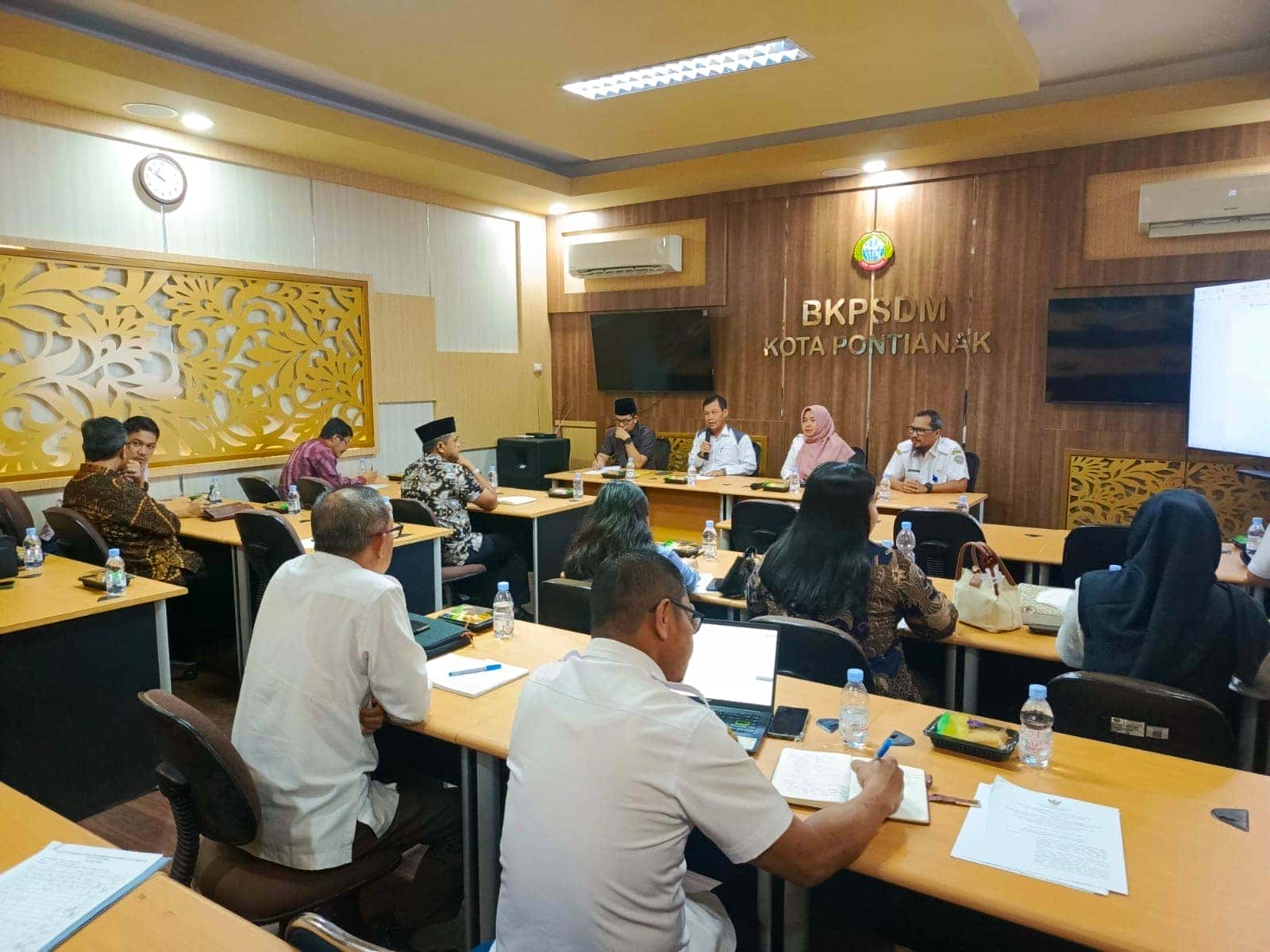 DPRD Sambas, Kunjungi BKPSDM Kota Pontianak terkait Penataan PPPK dan Outsourcing