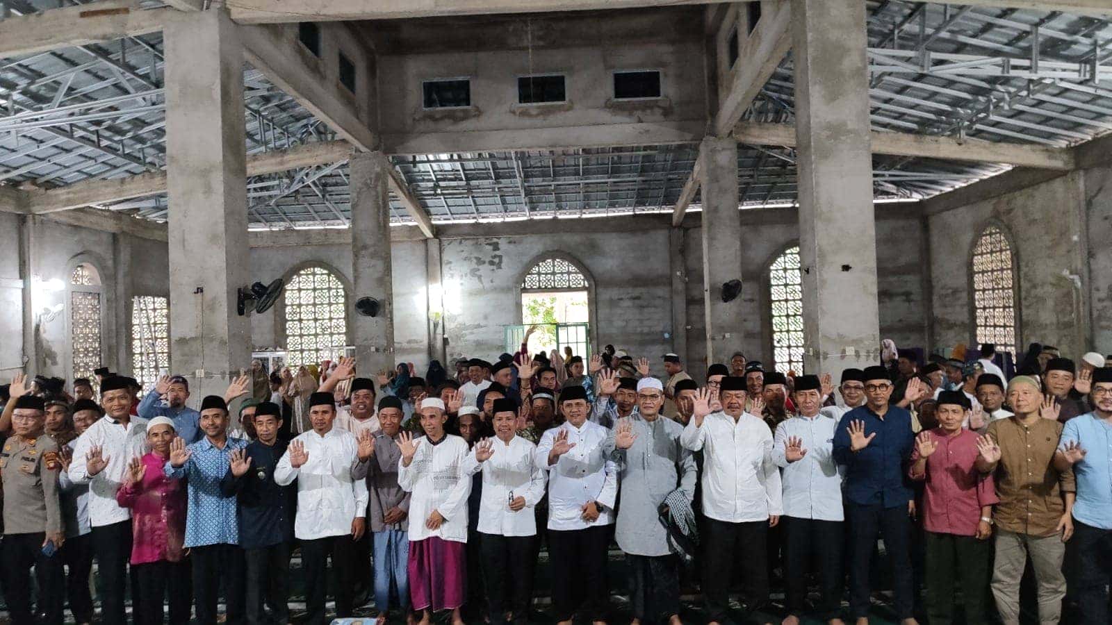 BUPATI SATONO PIMPIN LANGSUNG SAFARI RAMADHAN PERDANA ERA SAMBAS BERKAH BERKEMAJUAN DI DESA CEPALA TEKARANG.