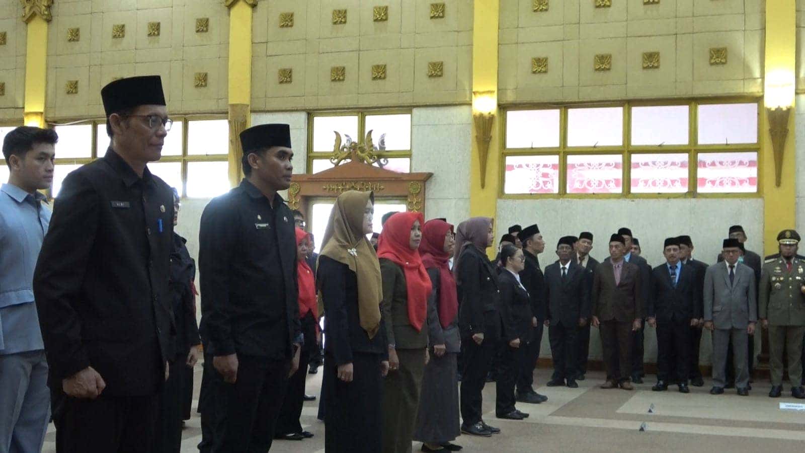 BUPATI SAMBAS SATONO LANTIK 115 PEJABAT DILINGKUNGAN PEMDA SAMBAS