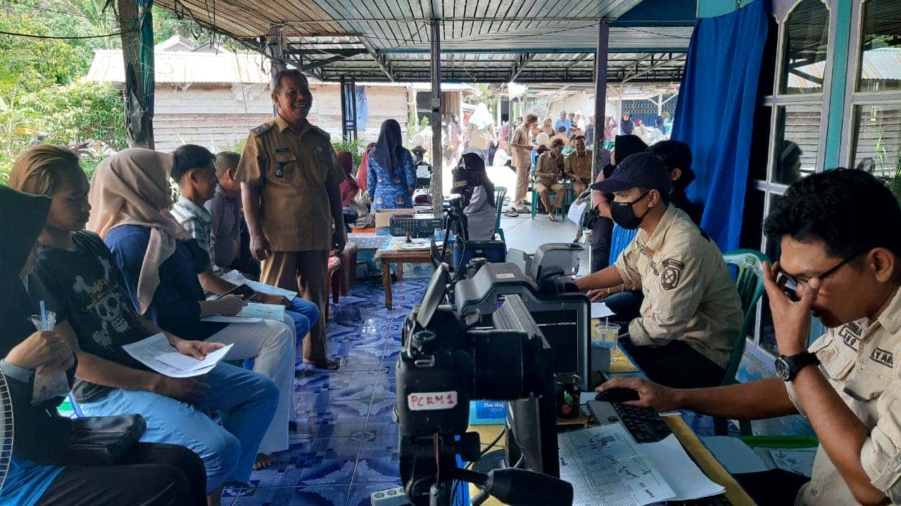 Warga Merabuan Antusias Layanan Jemput Bola Adminduk