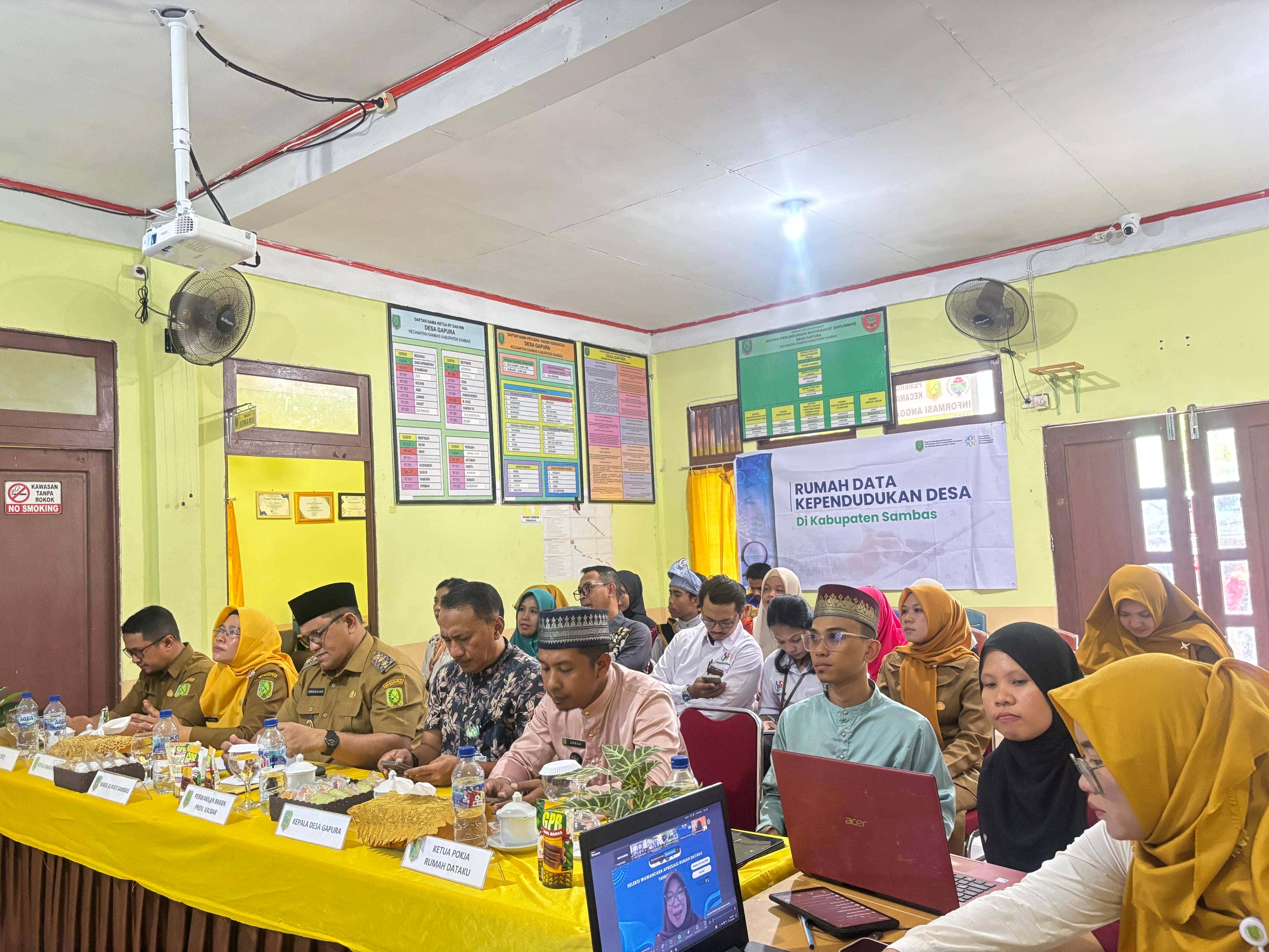 Wakil Bupati Sambas Menghadiri Kegiatan Pendampingan Seleksi Tahap Akhir Penilaian Rumah Data Kependudukan Tingkat Nasional Tahun 2025