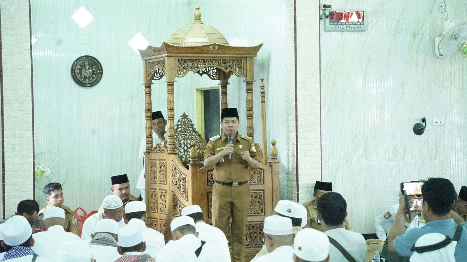 Bupati Sambas H. Satono, S. Sos. I. MH Sambut Kedatangan Jemaah Haji Kabupaten Sambas