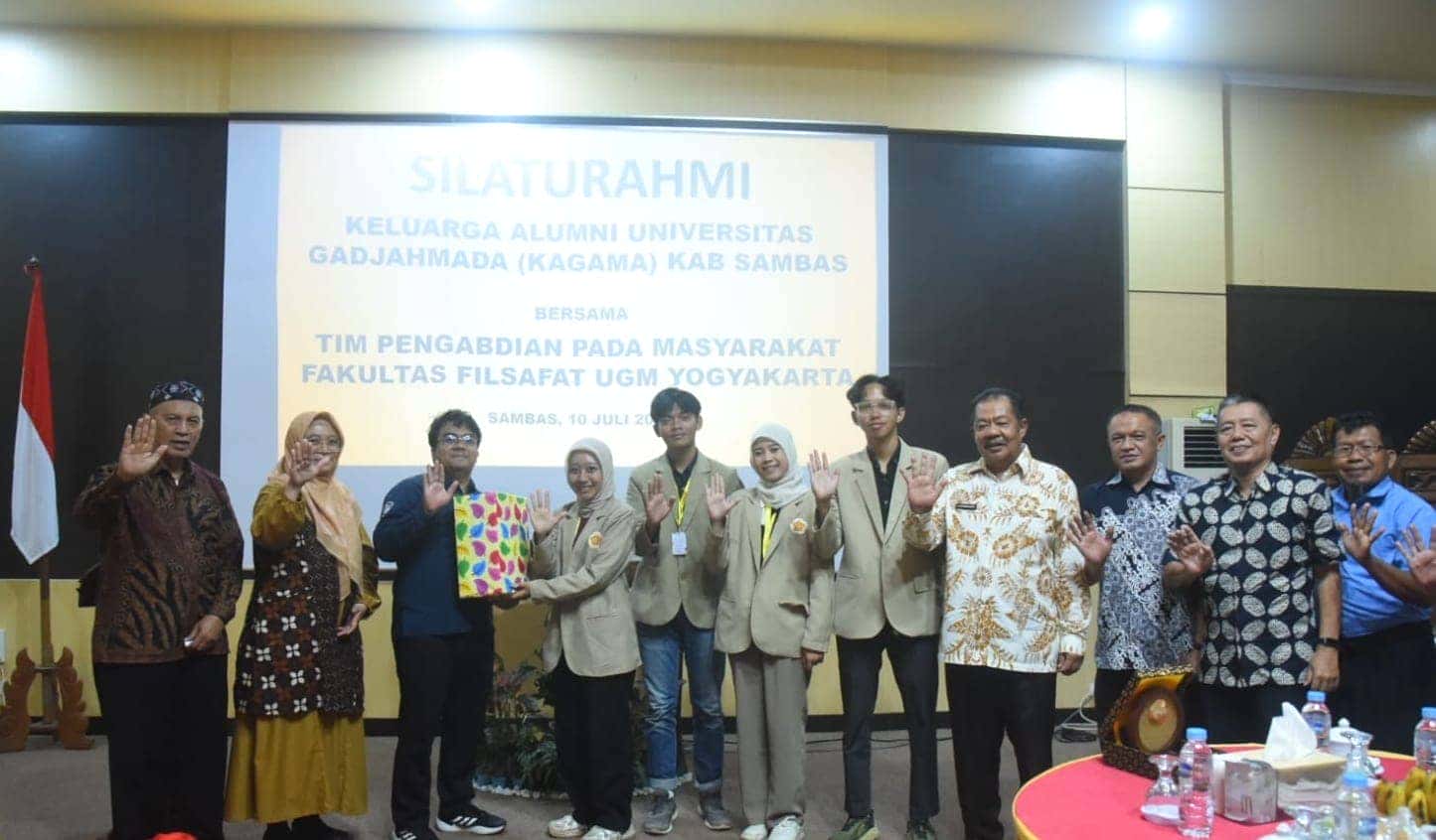 Sekretaris Daerah Kabupaten Sambas, Ir. H. Fery Madagaskar, M.Si Sambut Hangat Silaturahmi Keluarga Alumni Universitas Gajah Mada (KAGAMA) Kabupaten Sambas