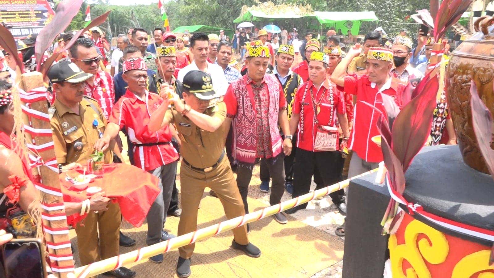 Bupati Sambas Satono Menghadiri Berape Sawa Ke Ii Sekaligus Peresmian Tugu Alo