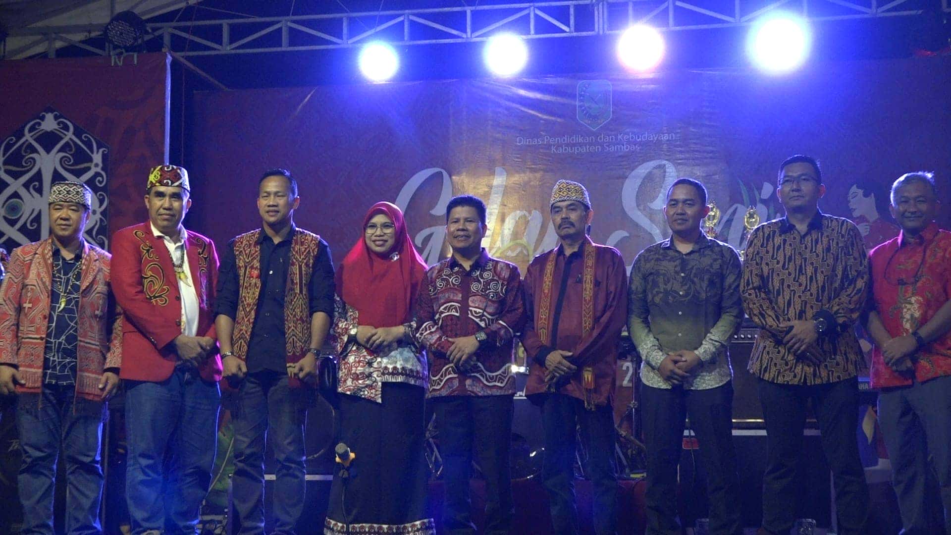 BUPATI SAMBAS SATONO TUTUP GAWAI DAYAK KE 16 TAHUN 2023