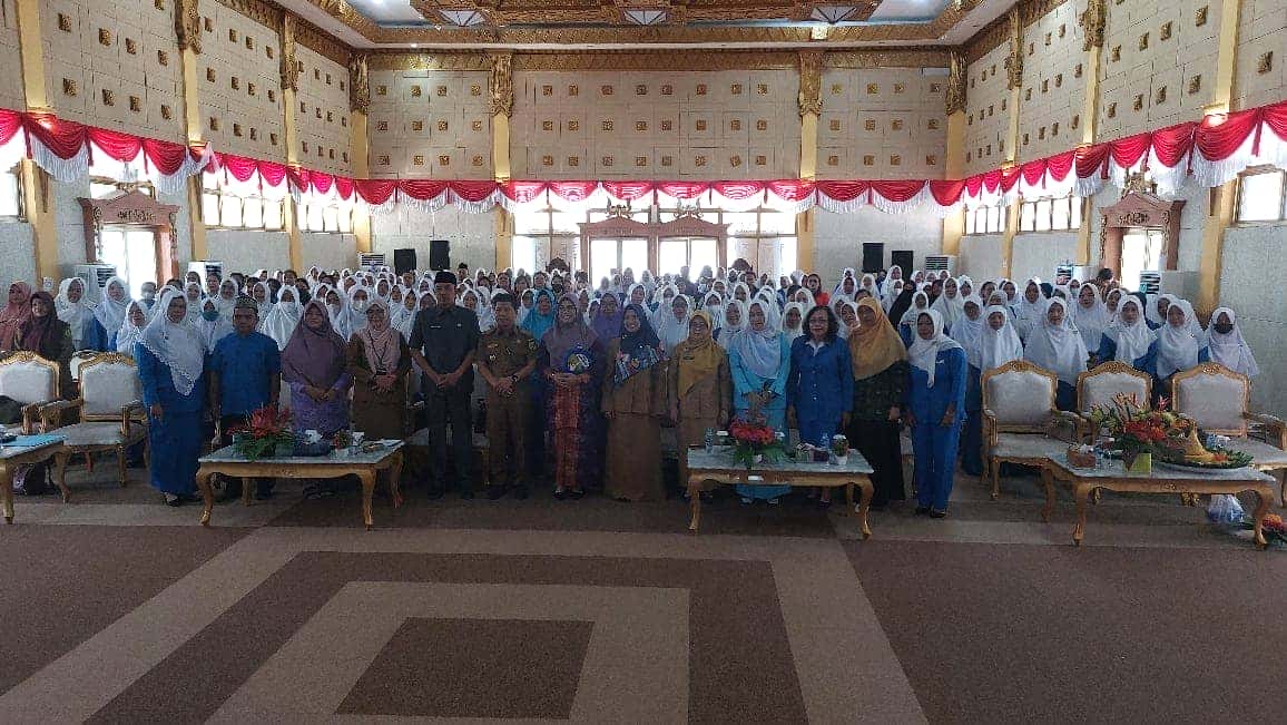 HADIRI HUT IGTKI-PGRI , BUPATI SATONO BERTERIMA KASIH KEPADA PARA PENDIDIK GENERASI PENERUS KABUPATEN SAMBAS