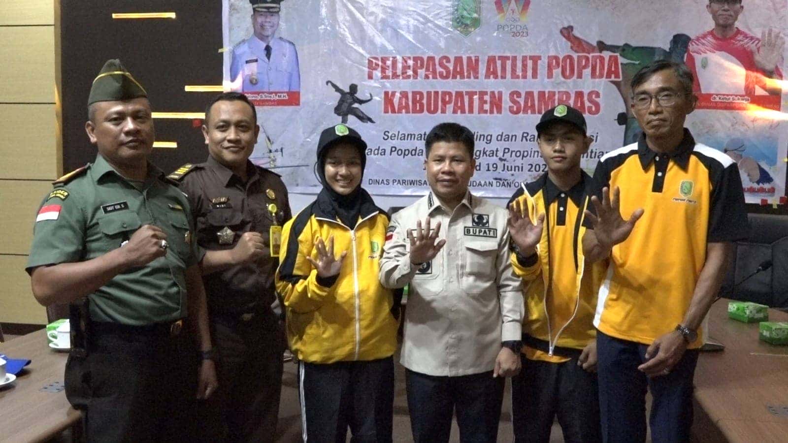 Bupati Sambas Satono Berpesan Agar Atlit Popda Sambas Perlihatkan Mental Juara