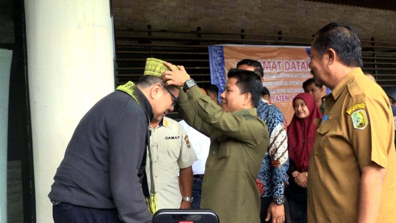 Bupati Sambas Satono Ajak Dubes Seychelles Investasi Pariwisata Di Temajuk
