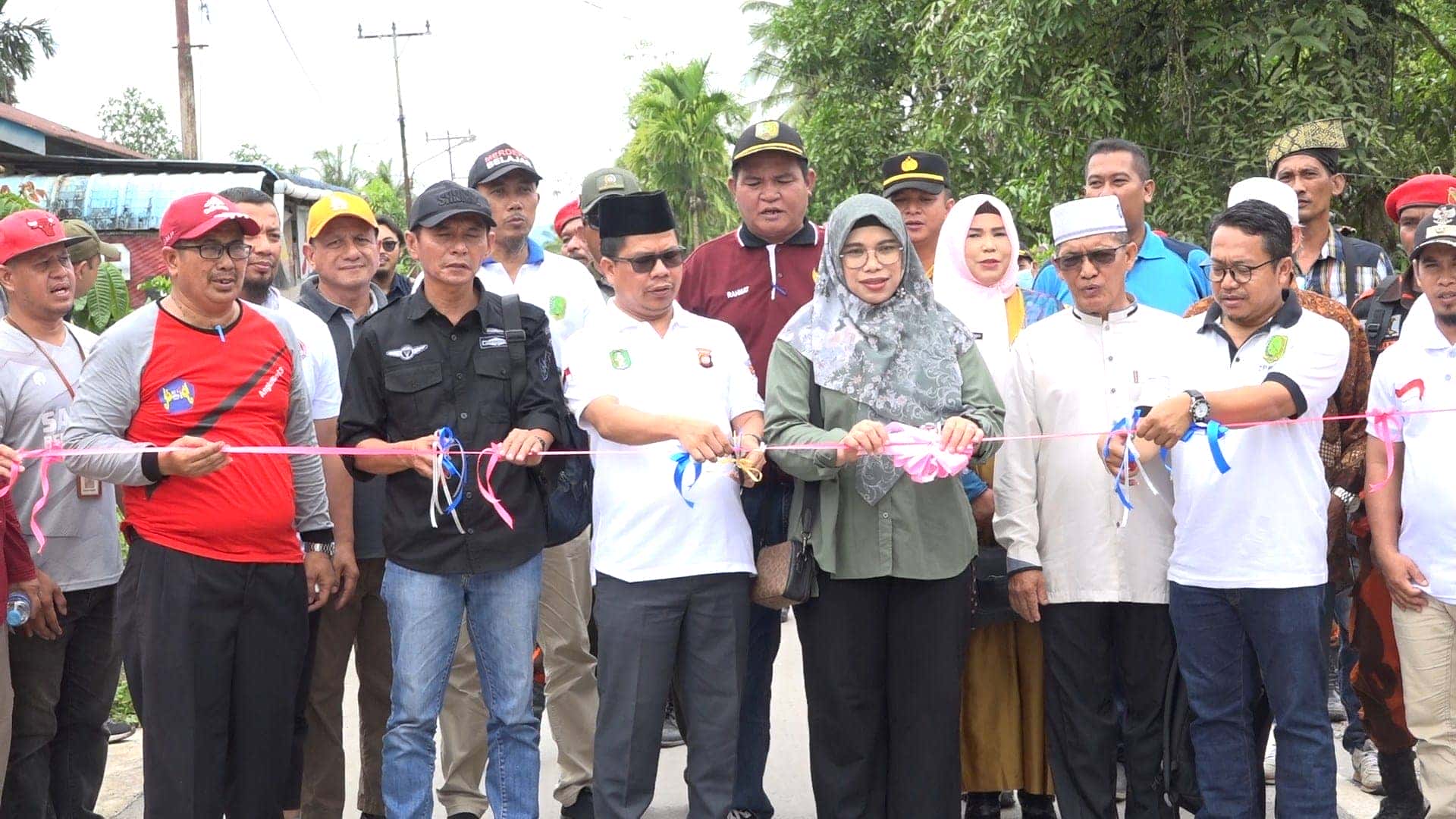 Penantian Masyarakat 20 Tahun Berakhir, Bupati Satono Resmikan Jalan Poros Seranggam - Buduk Sempadang
