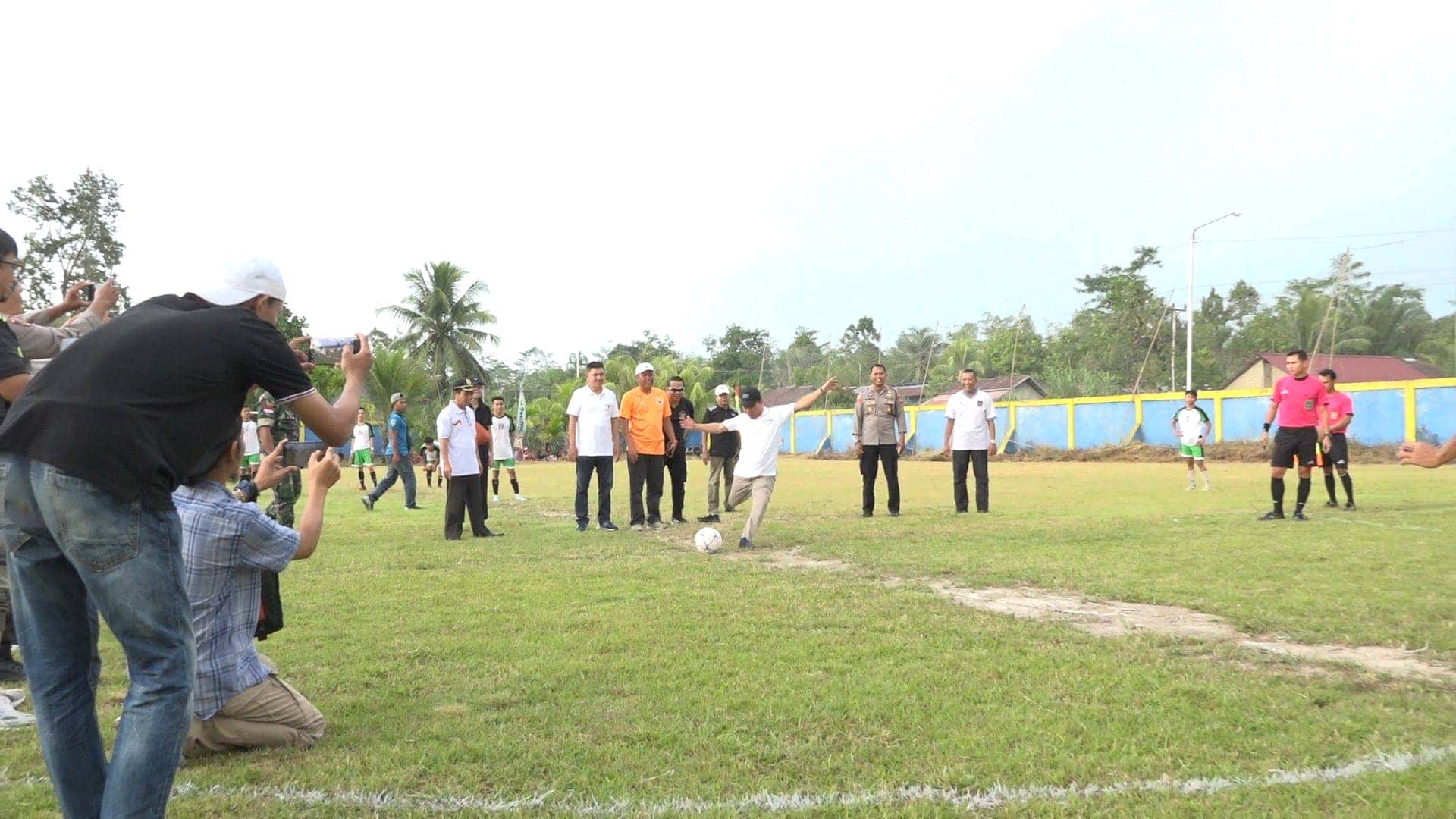 BUPATI SAMBAS SATONO BUKA TURNAMEN FOGOROMAS SERI KE-8, 2023