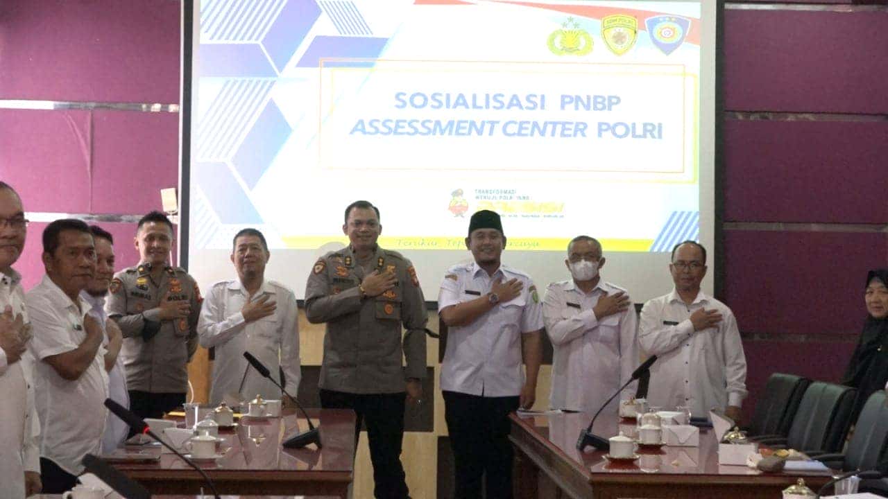 HADIRI SOSIALISASI ASSESSMENT CENTRE POLRI, WABUP ROFI HARAP BANTU PEMKAB SAMBAS DALAM PROFILING KARIR PEGAWAI ASN