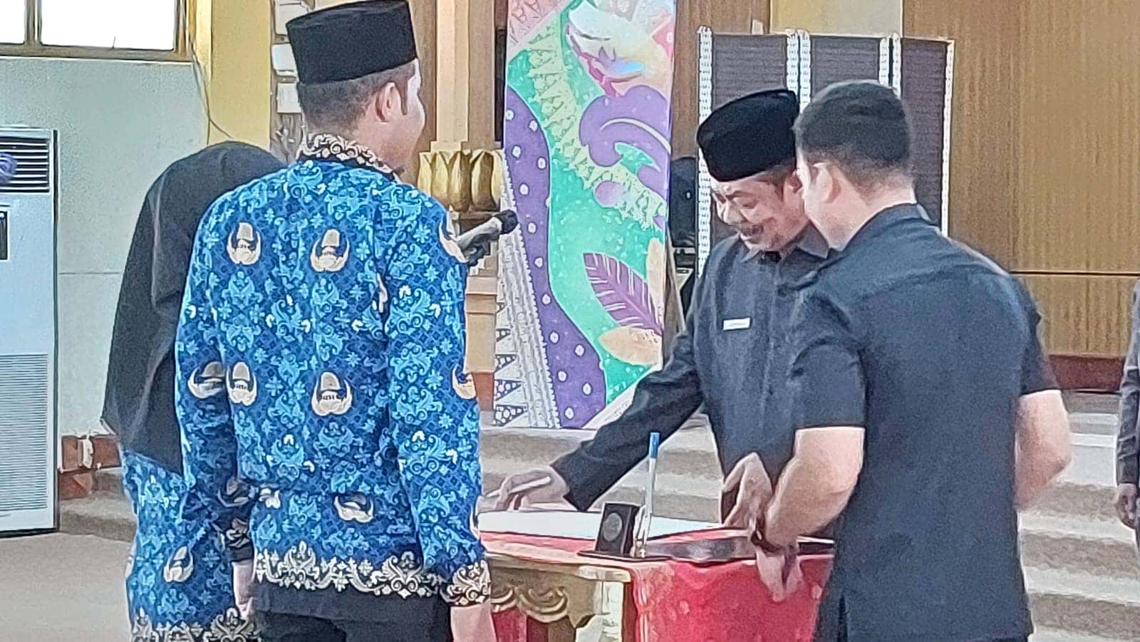 LANTIK JAFUNG PEMDA SAMBAS, SEKDA FERY BERPESAN UNTUK LAKSANAKAN TUGAS SERTA DUKUNG PIMPINAN OPD