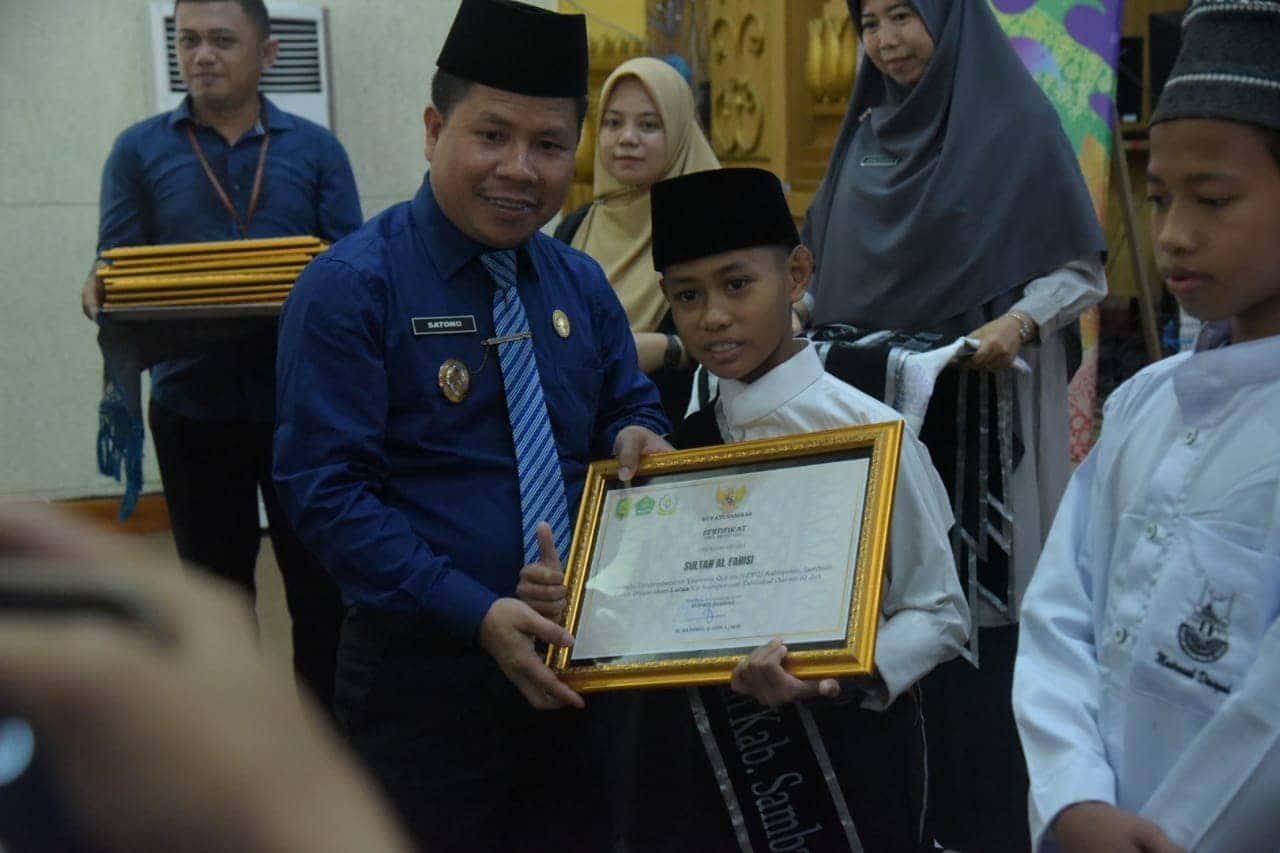 Wisuda 279 Hafiz Hafizah, Bupati Satono Berkeinginan Sambas Lahirkan 1000 Penghapal Al-Qur’an
