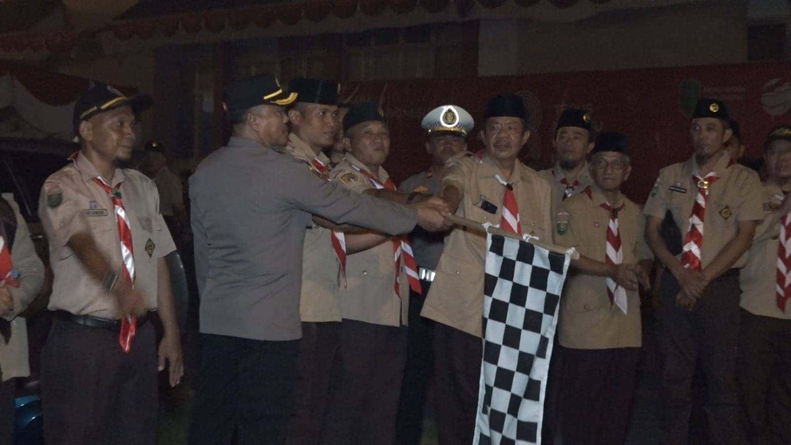 Pawai Obor Peringati HUT RI Ke 78 Di Kabupaten Sambas Berlangsung Meriah