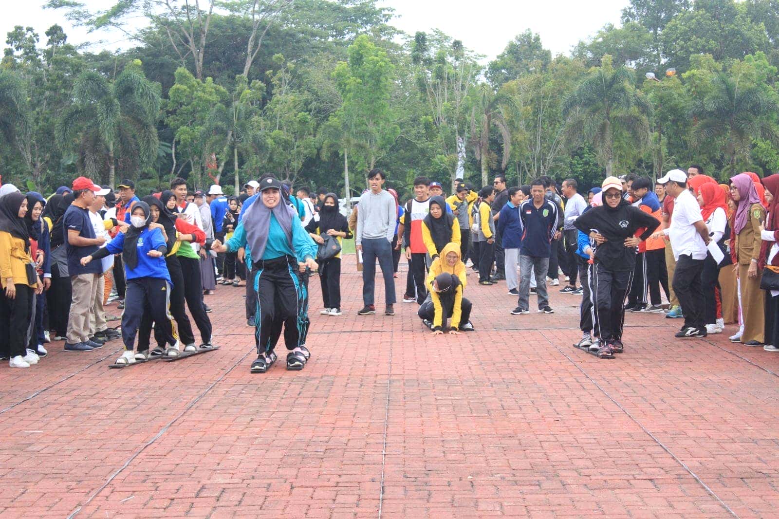 Semarak HUT RI Ke-78, Pemda Sambas Gelar Lomba Dengan Tema Permainan Rakyat