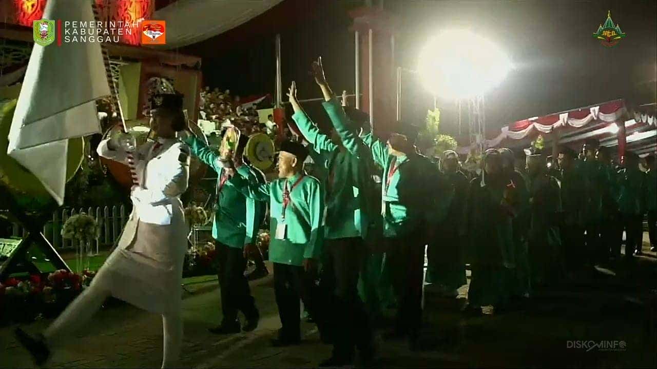 BUPATI SATONO DO’AKAN KAFILAH MTQ SAMBAS PERINGKAT TIGA BESAR