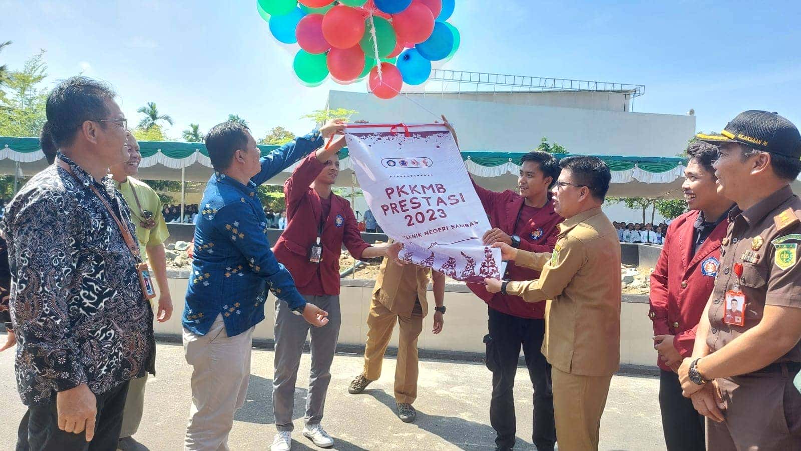Bupati Satono Buka PKKMB Prestasi 2023 Politeknik Negeri Sambas
