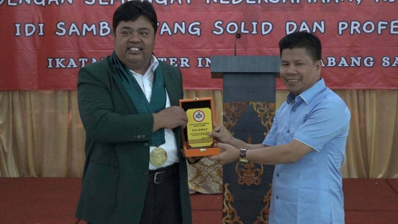 Hadiri Pelantikan Pengurus IDI, Bupati Satono Harap Terus Jalin Sinergitas IDI Dengan Pemda Sambas