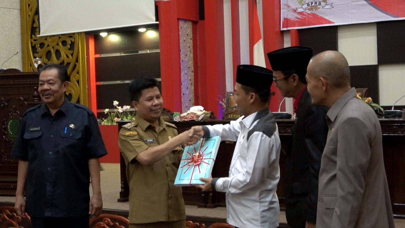 Bupati Satono Berikan Penjelasan Terkait 2 Raperda Perubahan