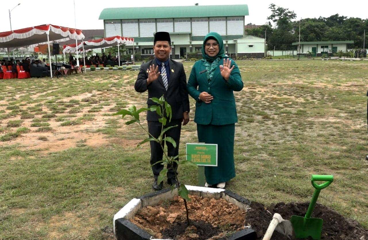 Bupati Satono Mengikuti Upacara Kesaktian Pancasila Serta Lakukan Penanaman Pohon