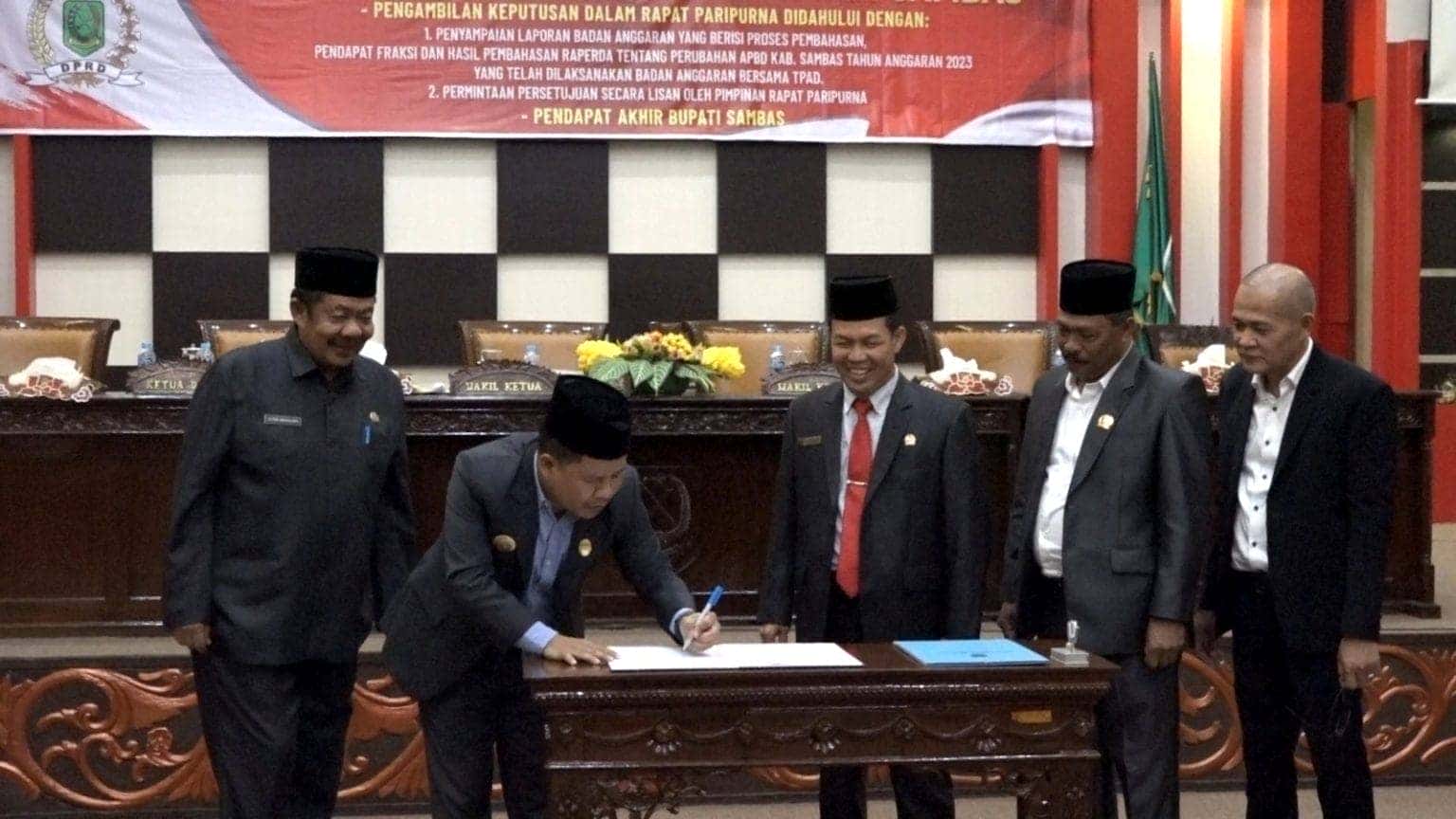 Bupati Satono Sampaikan Pendapat Akhir Terkait Raperda Perubahan APBD 2023