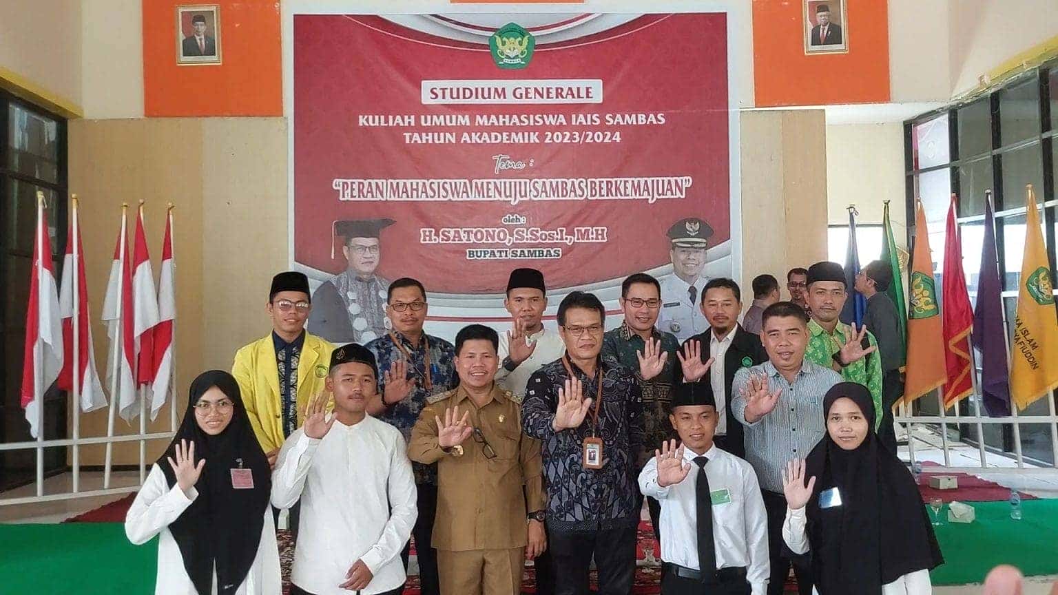 Bupati Satono Berikan Beasiswa dan Umroh Gratis Pada Mahasiswa Iais Sambas Hafidz Qur’an 30 Juz