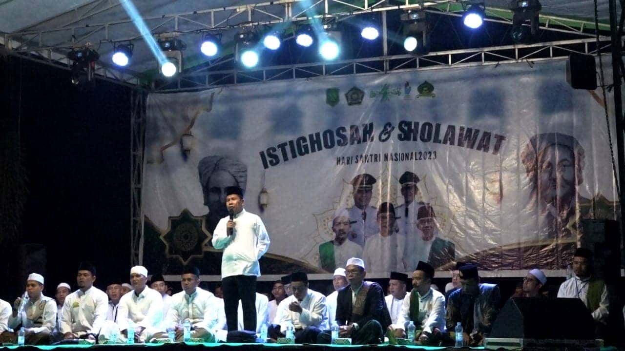 GELAR ISTIGHOSAH DI HARI SANTRI, BUPATI SATONO AJAK JIHAD SANTRI JAYA KAN NEGERI