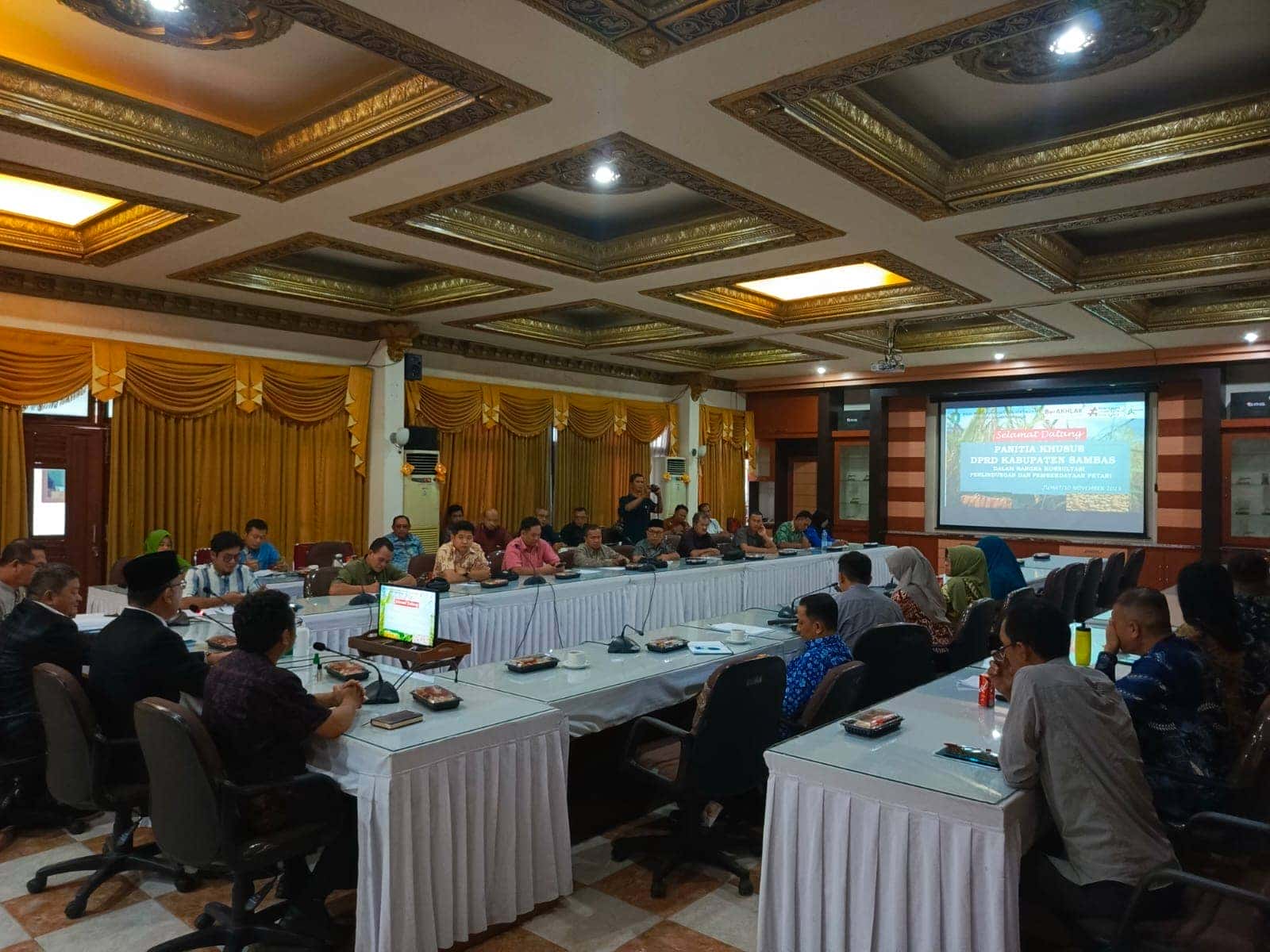 Pansus DPRD Pansus DPRD Konsultasi Raperda Perlindungan dan Pemberdayaan Petani ke Dinas TPH Provinsi Kalbar