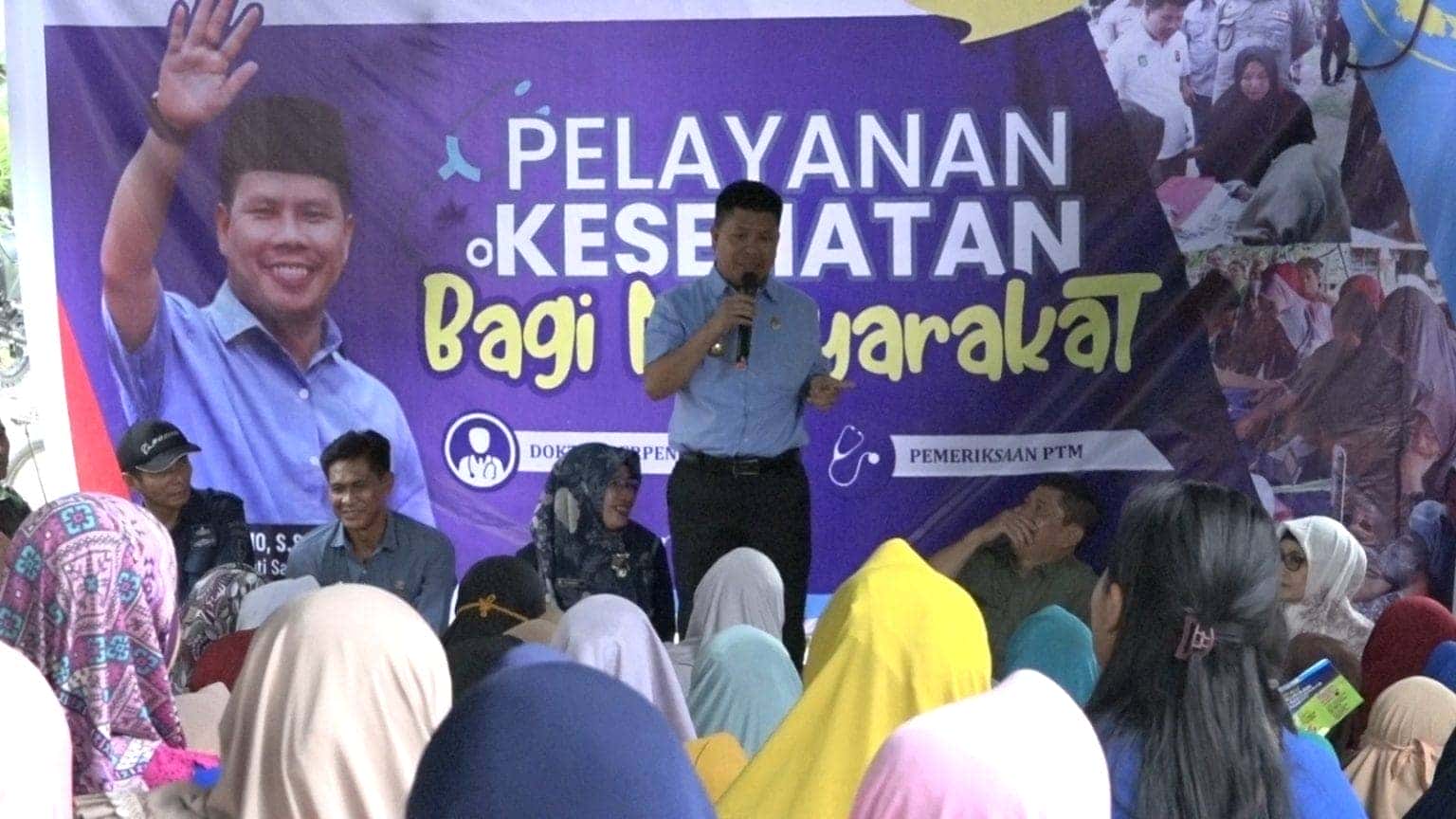 Pastikan Masyarakat Sehat Dan Kuat, Bupati Satono Pantau Kegiatan Berobat Gratis Di Dusun Gelamak