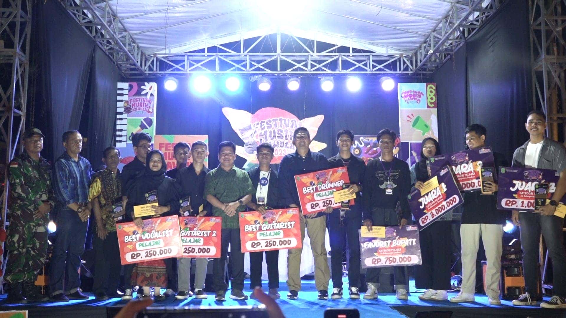 HADIRI FESTIVAL MUSIK KAWULA 2023, BUPATI SATONO INGIN GENERASI Z DAPAT HARUMKAN NAMA KABUPATEN SAMBAS