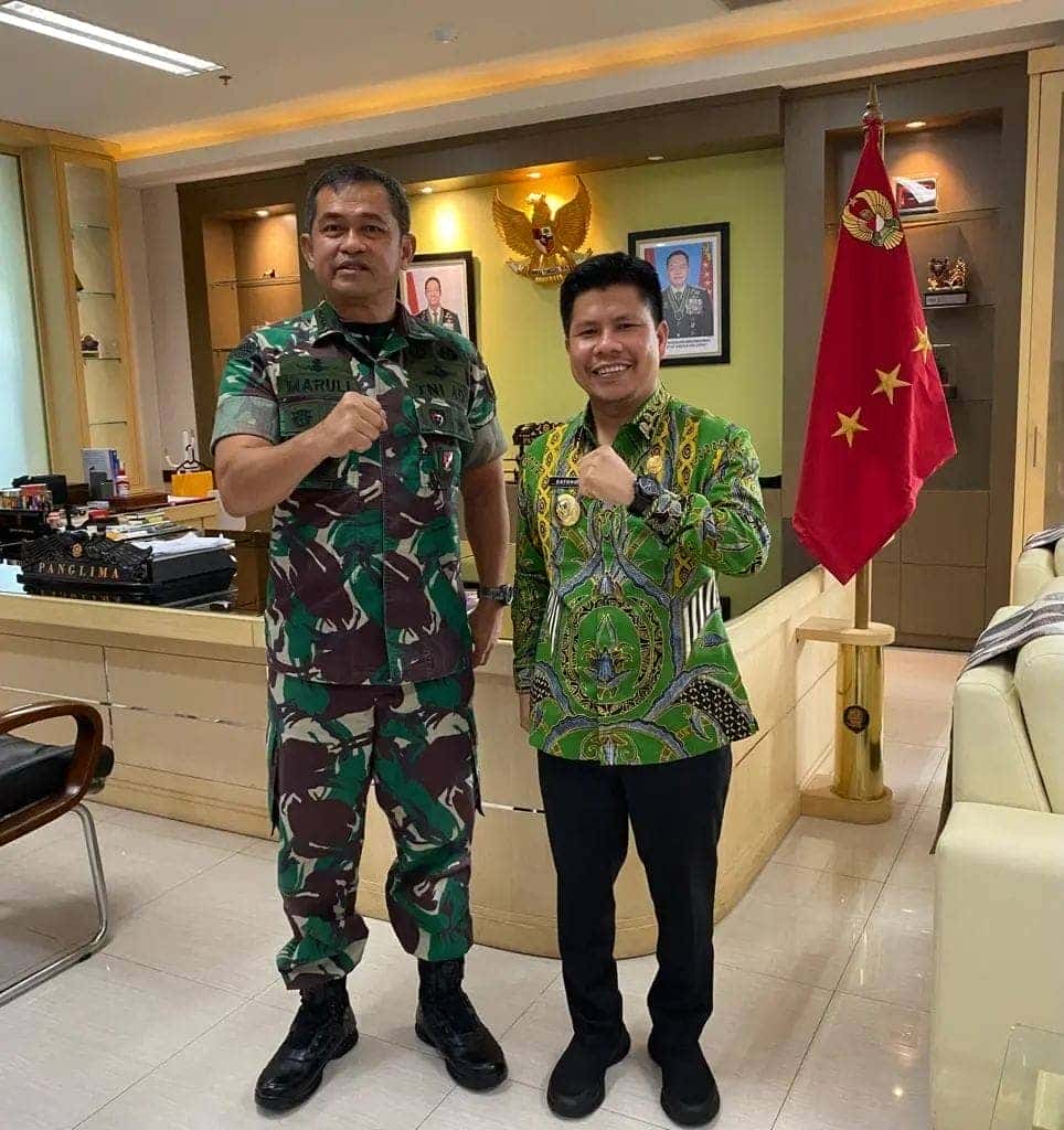 BUPATI SATONO SAMPAIKAN UCAPAN SELAMAT KEPADA LETJEN MARULI SIMANJUNTAK SEBAGAI KSAD