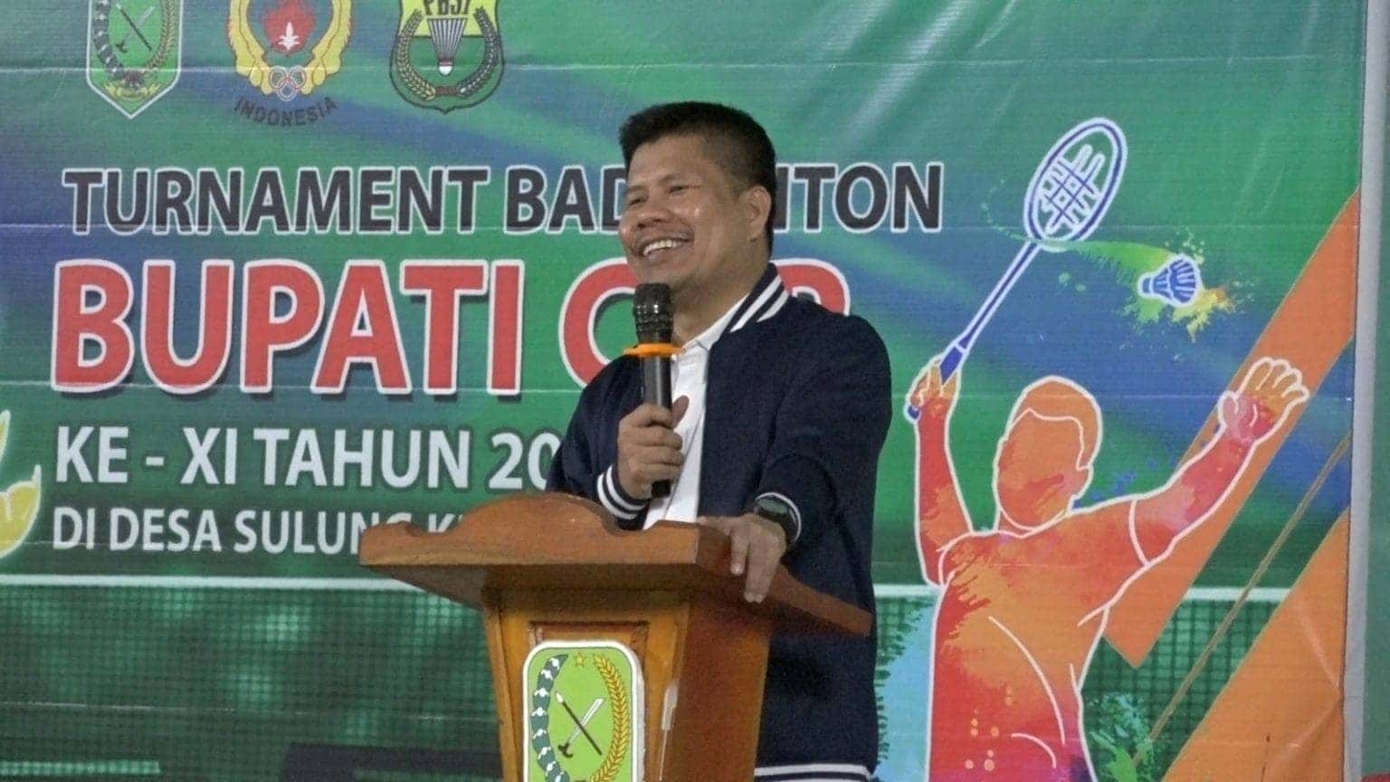 Bupati Sambas Satono membuka turnamen Badminton Bupati Cup Ke-XI Tahun 2023 di Desa Sulung