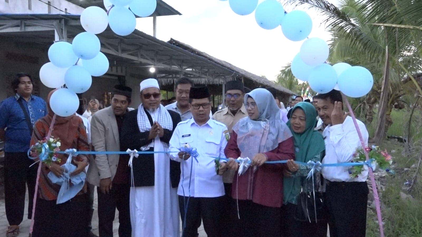 Bupati Satono Resmikan Ruang Belajar Madrasah Aliyah Alhady Pondok Pesantren Hidayatush Sholihin Semelagi Besar