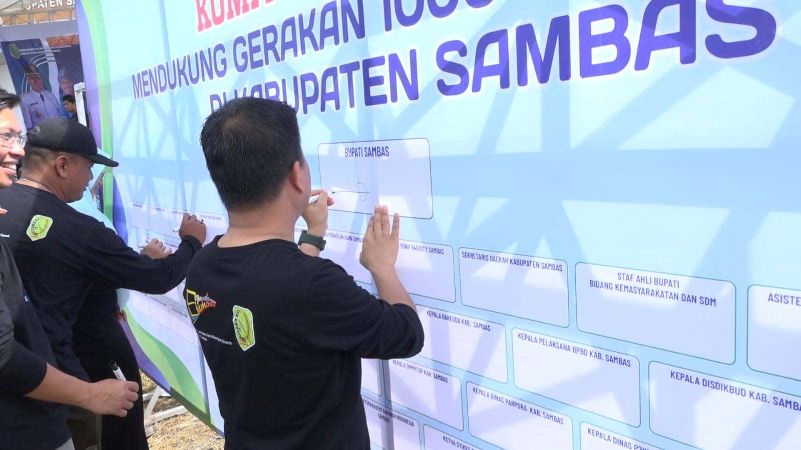 DORONG LITERASI MEMBACA, BUPATI SATONO LAUNCHING GERAKAN 1000 PERPUSTAKAAN