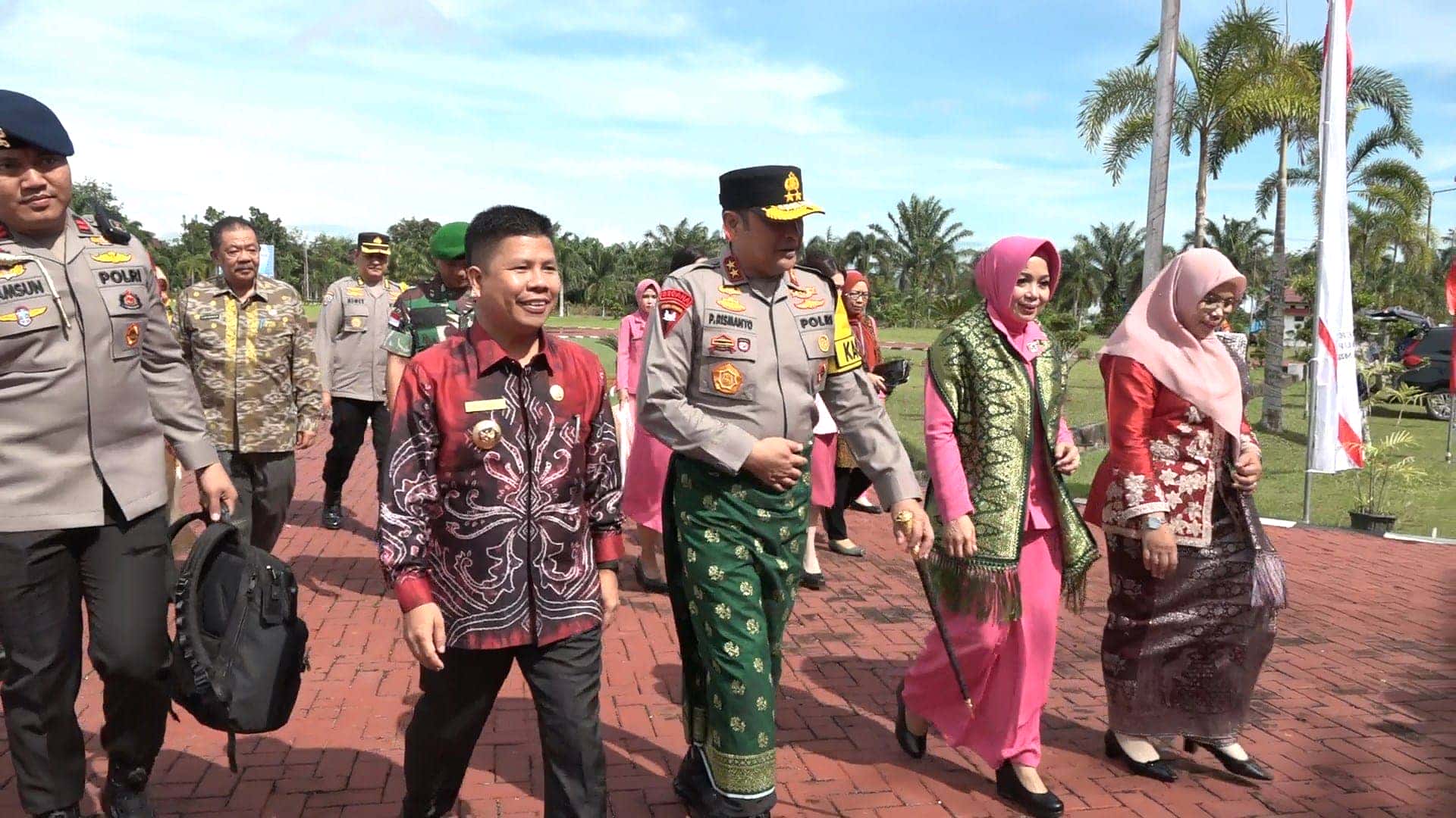 BUPATI SATONO SAMBUT KUNJUNGAN POLDA KALBAR DI SAMBAS