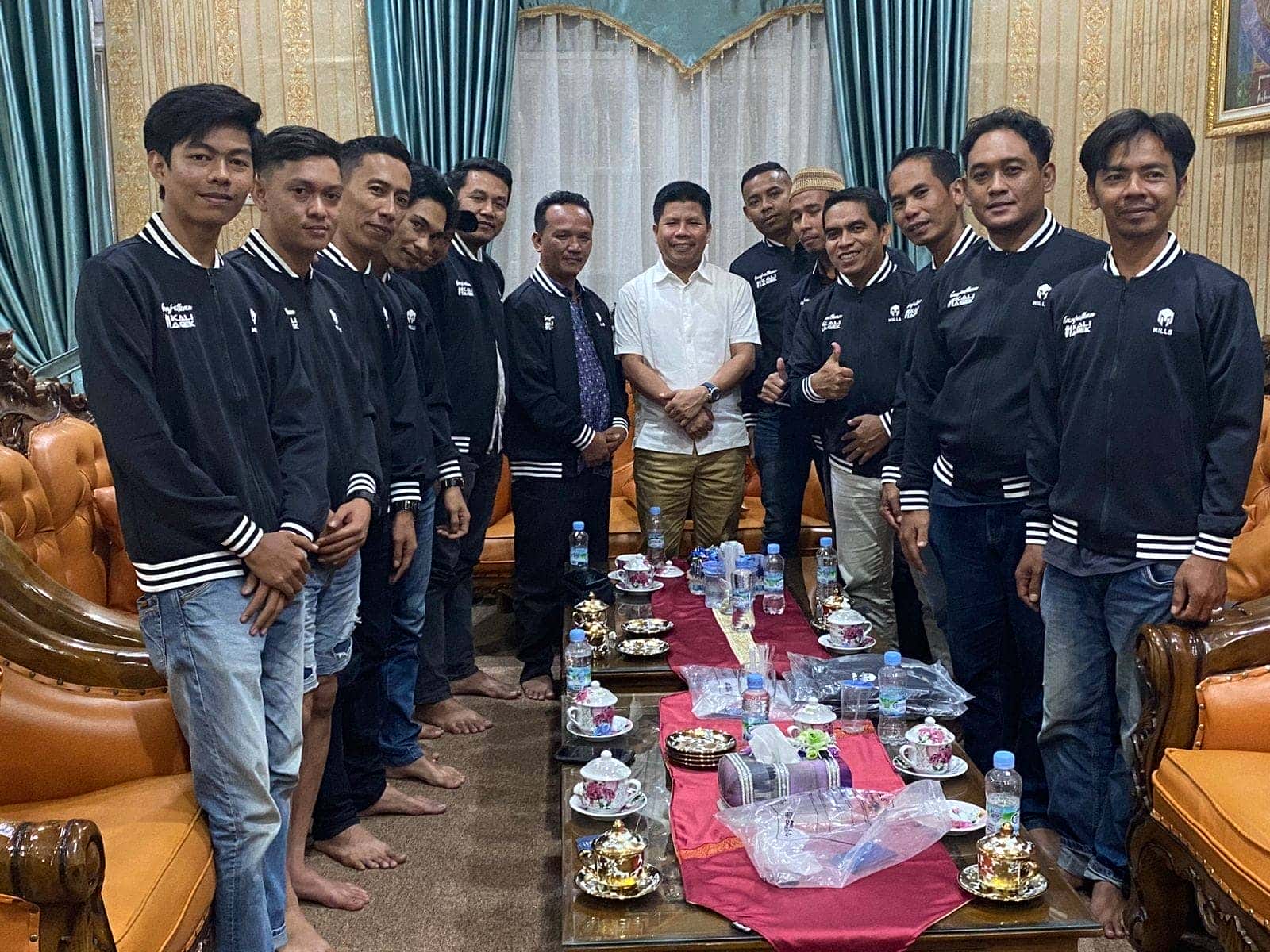 Silaturahmi Bupati Satono Bersama Asosiasi Travel Taksi Sambas