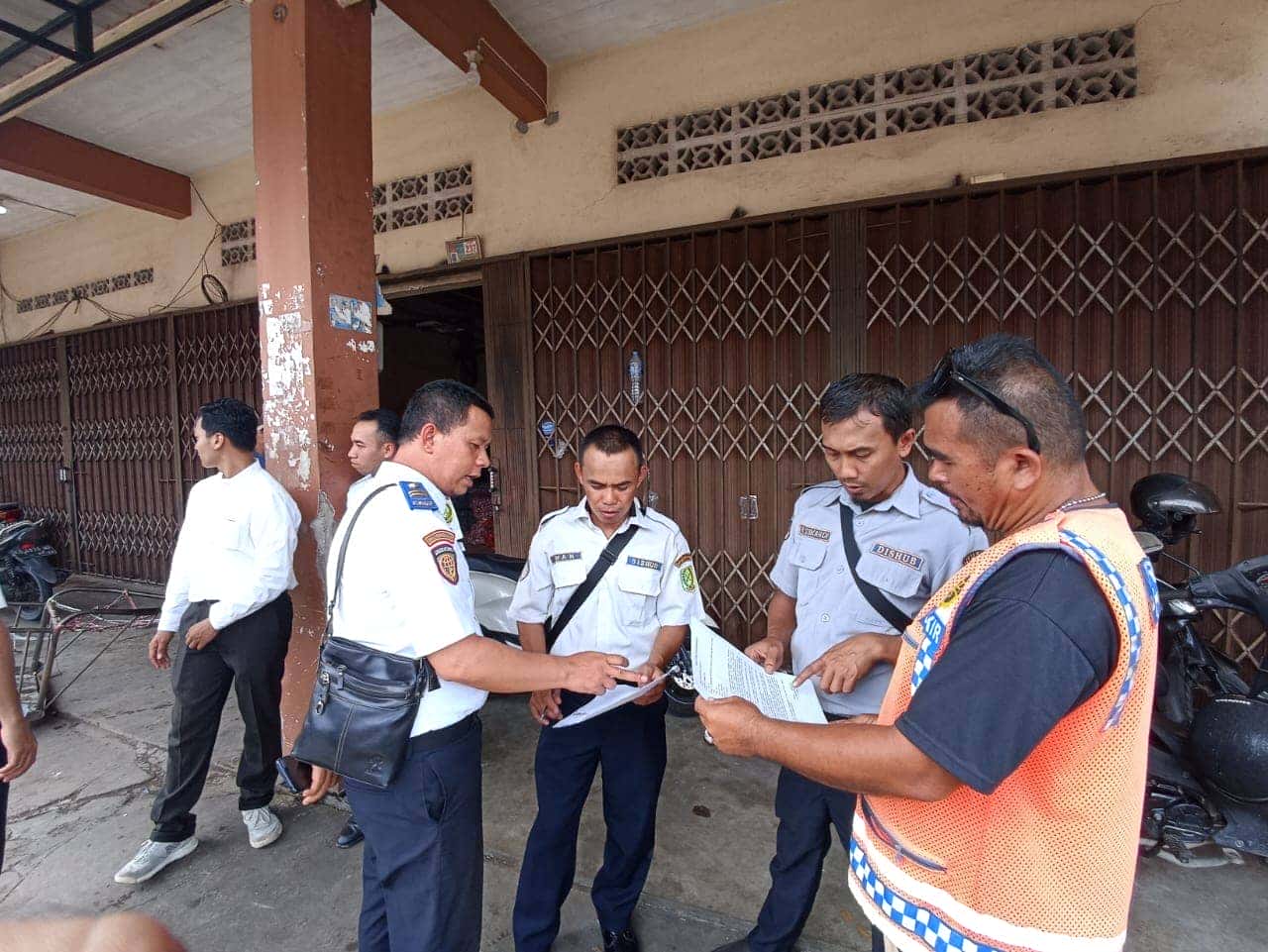 Dinas Perhubungan (Dishub) Kabupaten Sambas Lakukan Survey untuk Pendataan Ulang Juru Parkir Dan Lokasi Parkir Di Wilayah Kabupaten Sambas