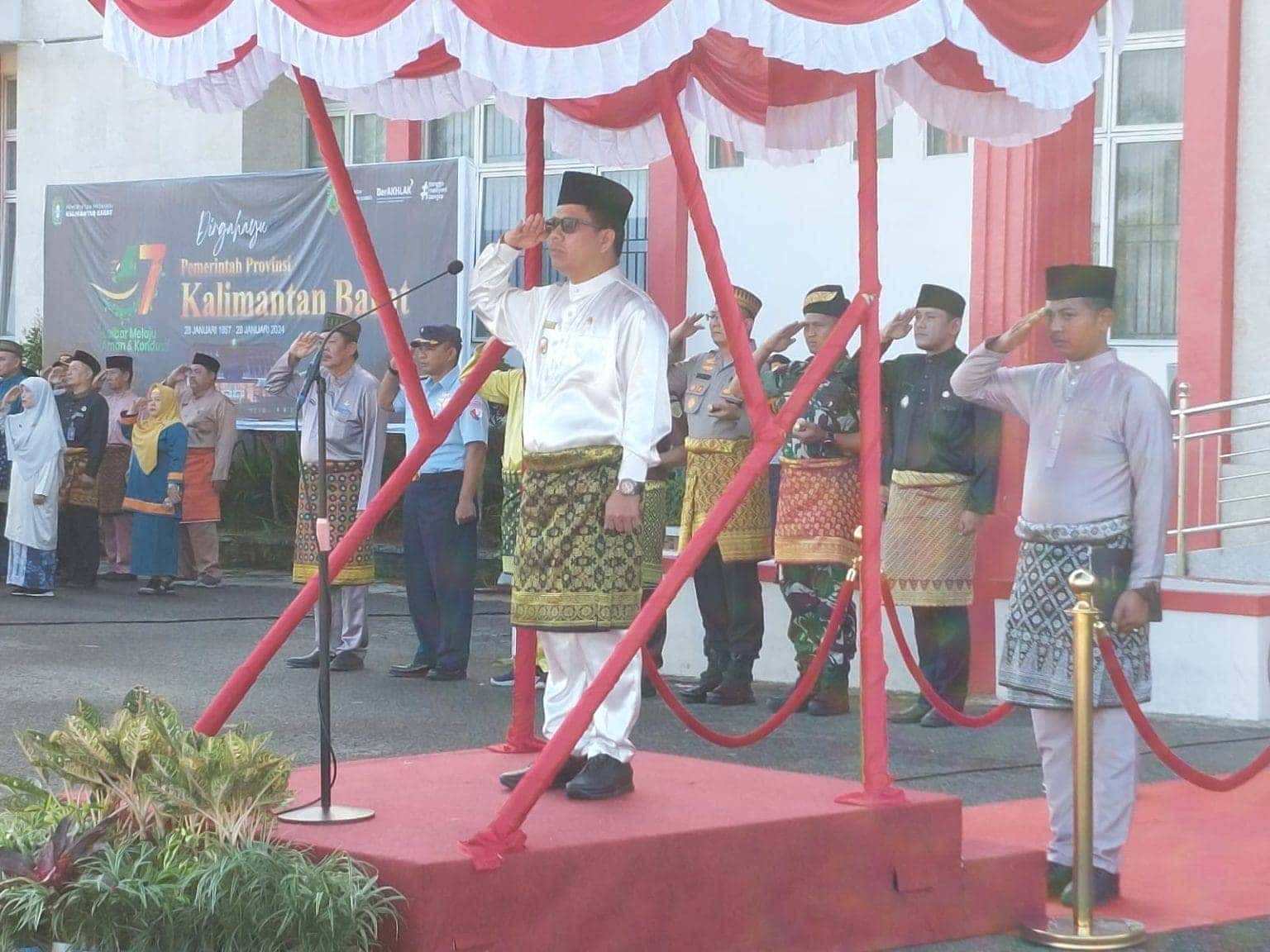 Bupati Sambas Pimpin Upacara HUT Pemprov Kalbar Ke-67