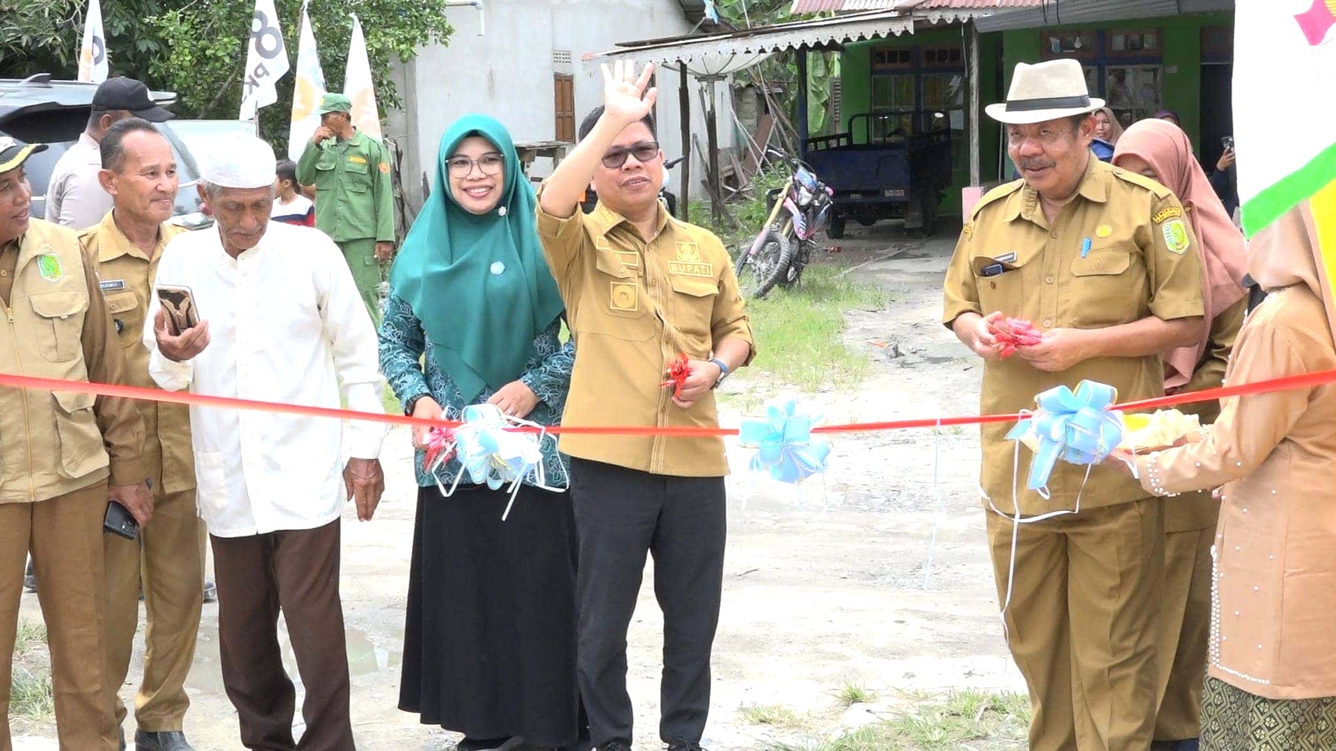 DORONG POTENSI TANGGUH DI PERTANIAN, BUPATI SATONO BANGUN JEMBATAN BERKEMAJUAN 43 DI SEMPERIUK A